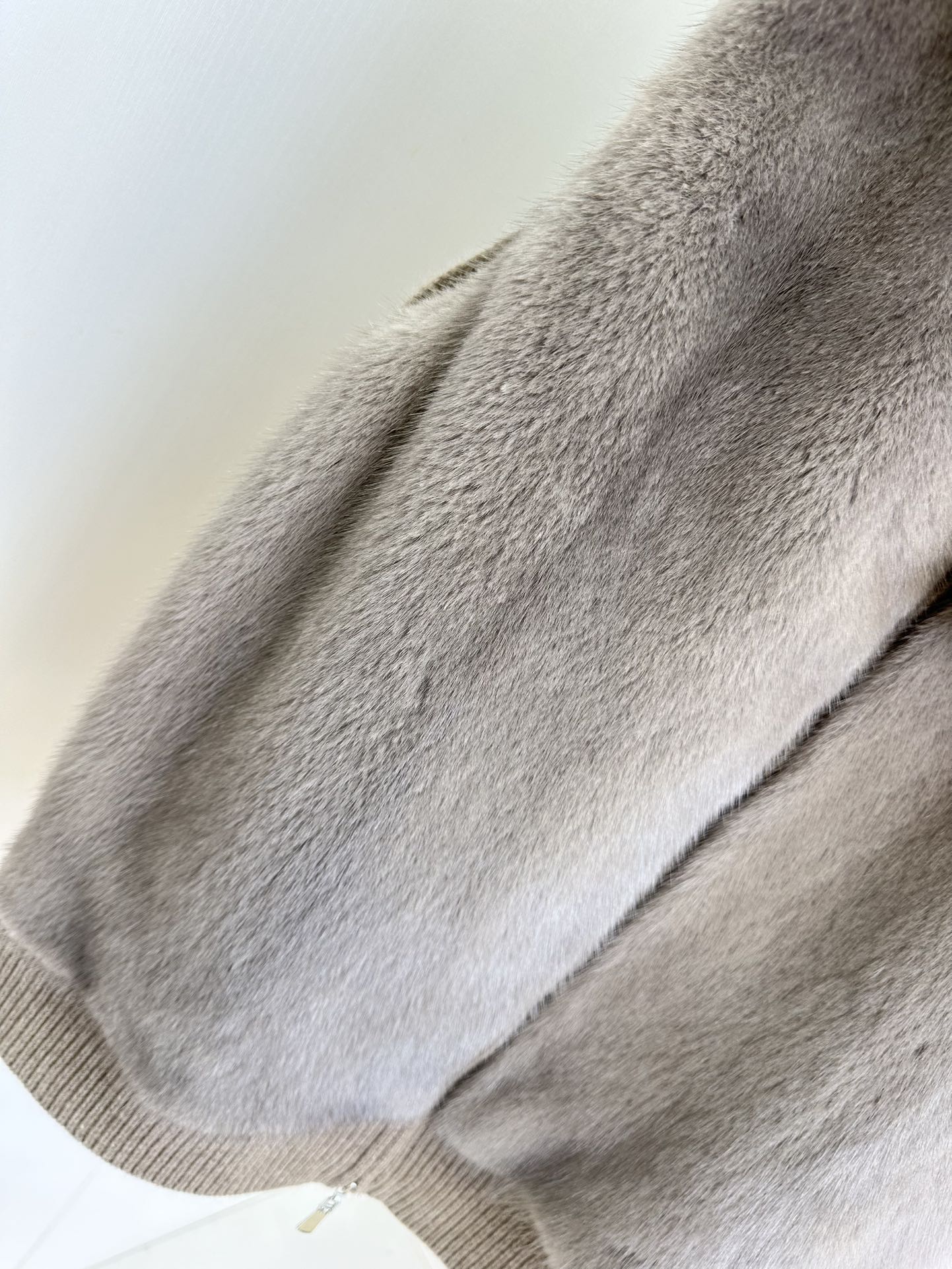 Mink & Cashmere Knit Vest - Soft, Warm & Stylish 9 i1757688363 6797 7