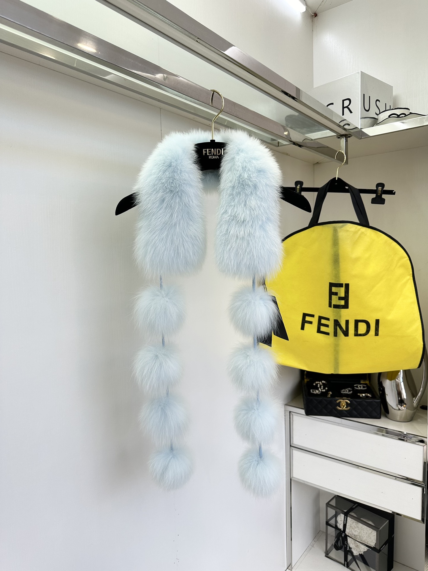 Fendi Fox Fur Scarf - Luxurious, Soft, and Stylish Winter Accessory 7 i1757688668 8714 5
