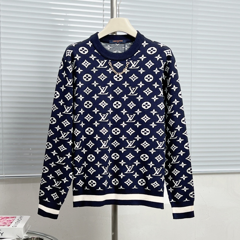 P220
T91#LV路易威登.采用了订织精梳羊毛面料。满身老花图案提花,视觉冲击力拉满。精选优质面料,手感柔软,细腻亲肤。做到保暖性与时尚感兼具,让你在秋冬中可随意搭配。
颜色:红色,黑色
码数:XS.S.M.L