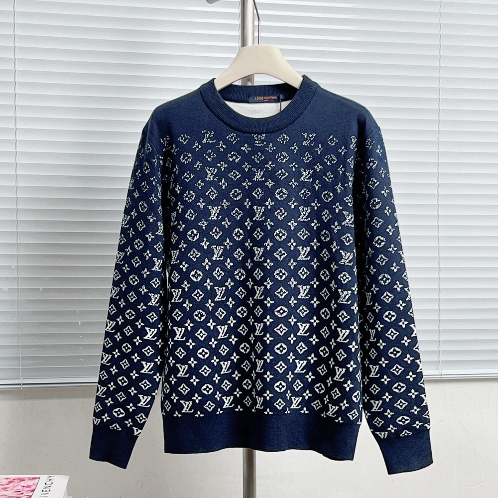 P220
T92#LV路易威登.采用了订织精梳羊毛面料。满身老花图案提花,视觉冲击力拉满。精选优质面料,手感柔软,细腻亲肤。做到保暖性与时尚感兼具,让你在秋冬中可随意搭配。
颜色:黑色,蓝色
码数:XS.S.M.L