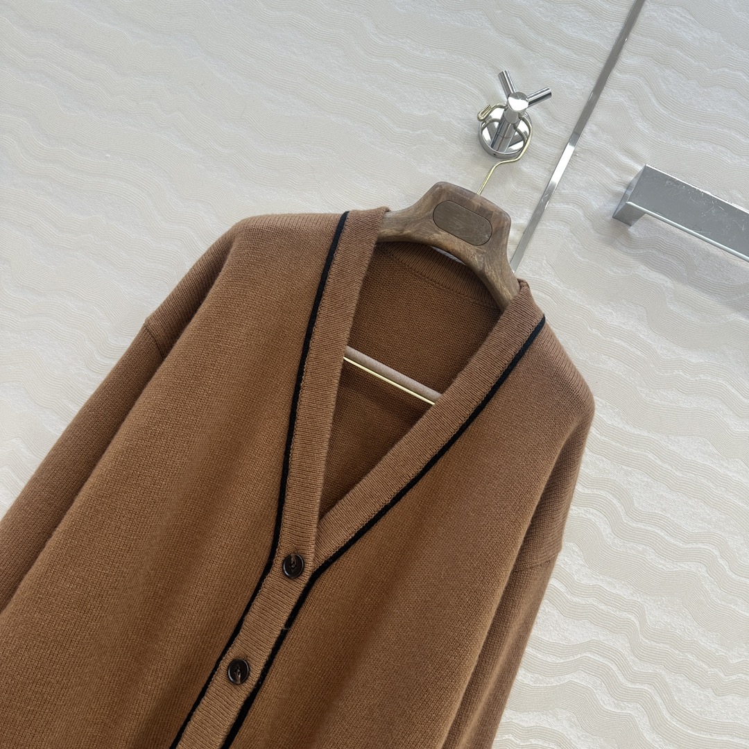 独家首发❤️原单品质，lP🆕高智感 老钱风穿搭气质羊毛V领大开衫外套！100%进口羊毛重磅克重纱线质感无