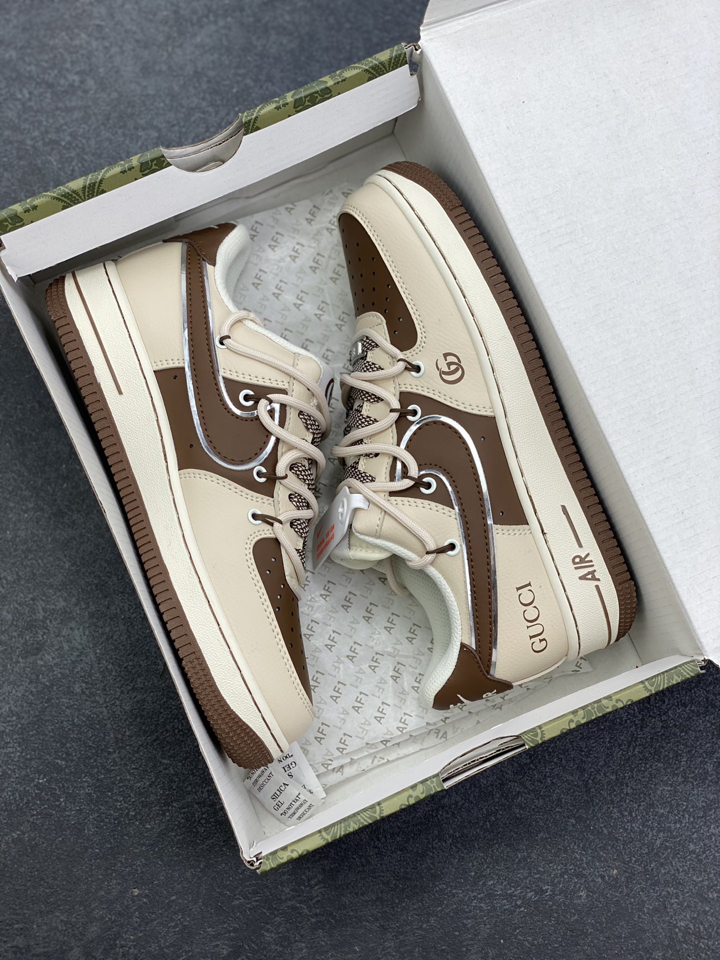 图片[9]-NIke Air Force 1 \’07 Low “古驰联名——棕咖抽绳”空军一号 低帮 运动鞋 休闲鞋 折边针车 工艺难度大 原楦头原纸板 原装鞋盒 定制五金配件 内置全掌气垫 原厂鞋底 货号：SJ1198-400 尺码：36 36.5 37.5 38 38.5 39 40 40.5 41 42 42.5 43 44 44.5 45-选品中心