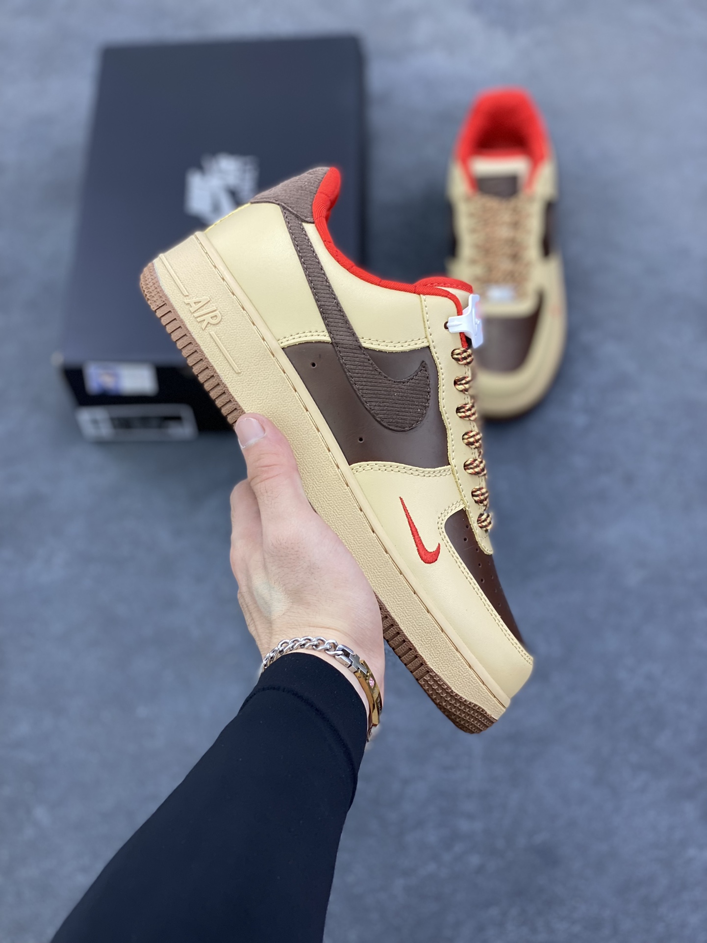 福利特价 Air Force 1\' 07 棕红 原楦头原纸板 打造纯正空军版型 专注外贸渠道 全掌内置蜂窝气垫 #原盒配件 原厂中底钢印、拉帮完美 货号：HQ3447-222 尺码：36 36.5 37.5 38 38.5 39 40 40.5 41 42 42.5 43 44 44.5 45-选品中心