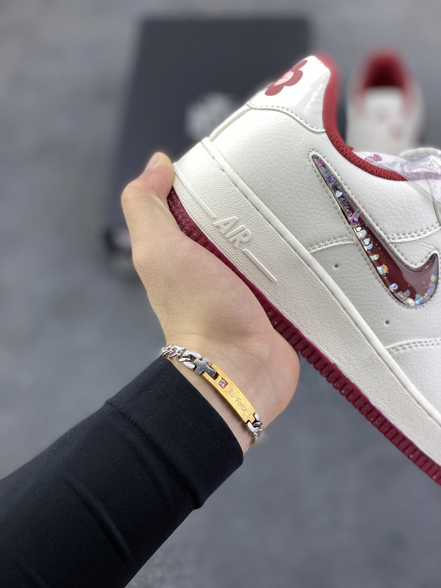 图片[6]-福利特价 Air Force 1 Nike Low 情人节 原楦头原纸板 打造纯正空军版型 专注外贸渠道 全掌内置蜂窝气垫 #原盒配件 原厂中底钢印、拉帮完美 货号：FZ5068-161 尺码：36 36.5 37.5 38 38.5 39 40 40.5 41 42 42.5 43 44 44.5 45-选品中心