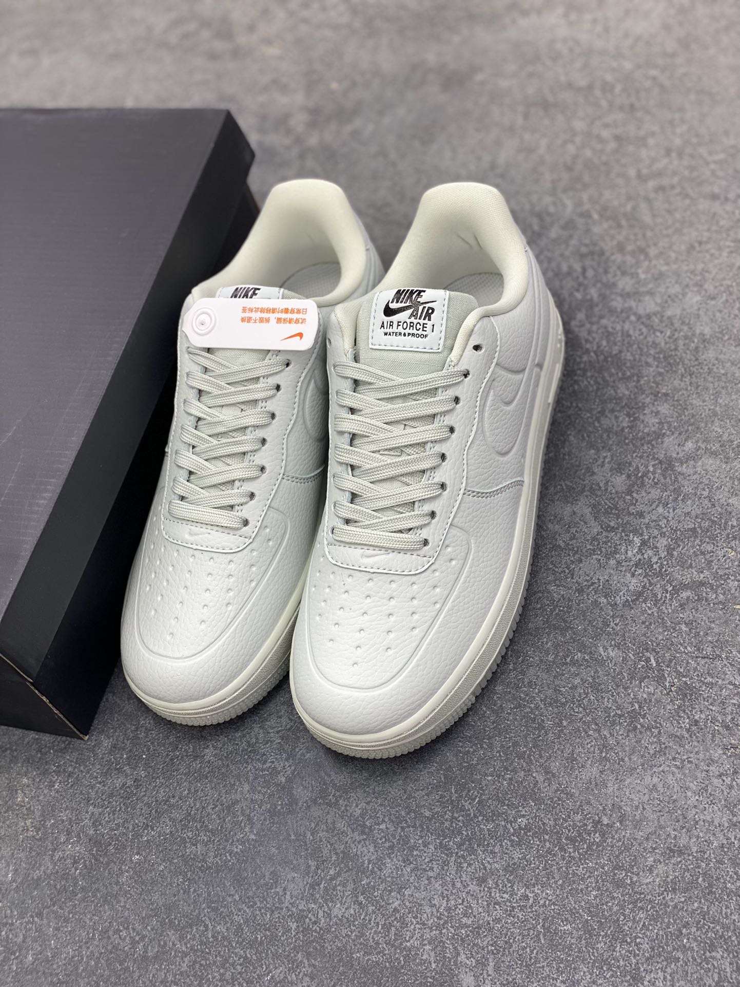 图片[8]-福利特价 Nike Air Force 1 Low 防水水泥灰 原楦头原纸板 打造纯正空军版型 专注外贸渠道 全掌内置蜂窝气垫 原盒配件 原厂中底钢印、拉帮完美 货号：FB8875-002 尺码：36 36.5 37.5 38 38.5 39 40 40.5 41 42 42.5 43 44 44.5 45-选品中心