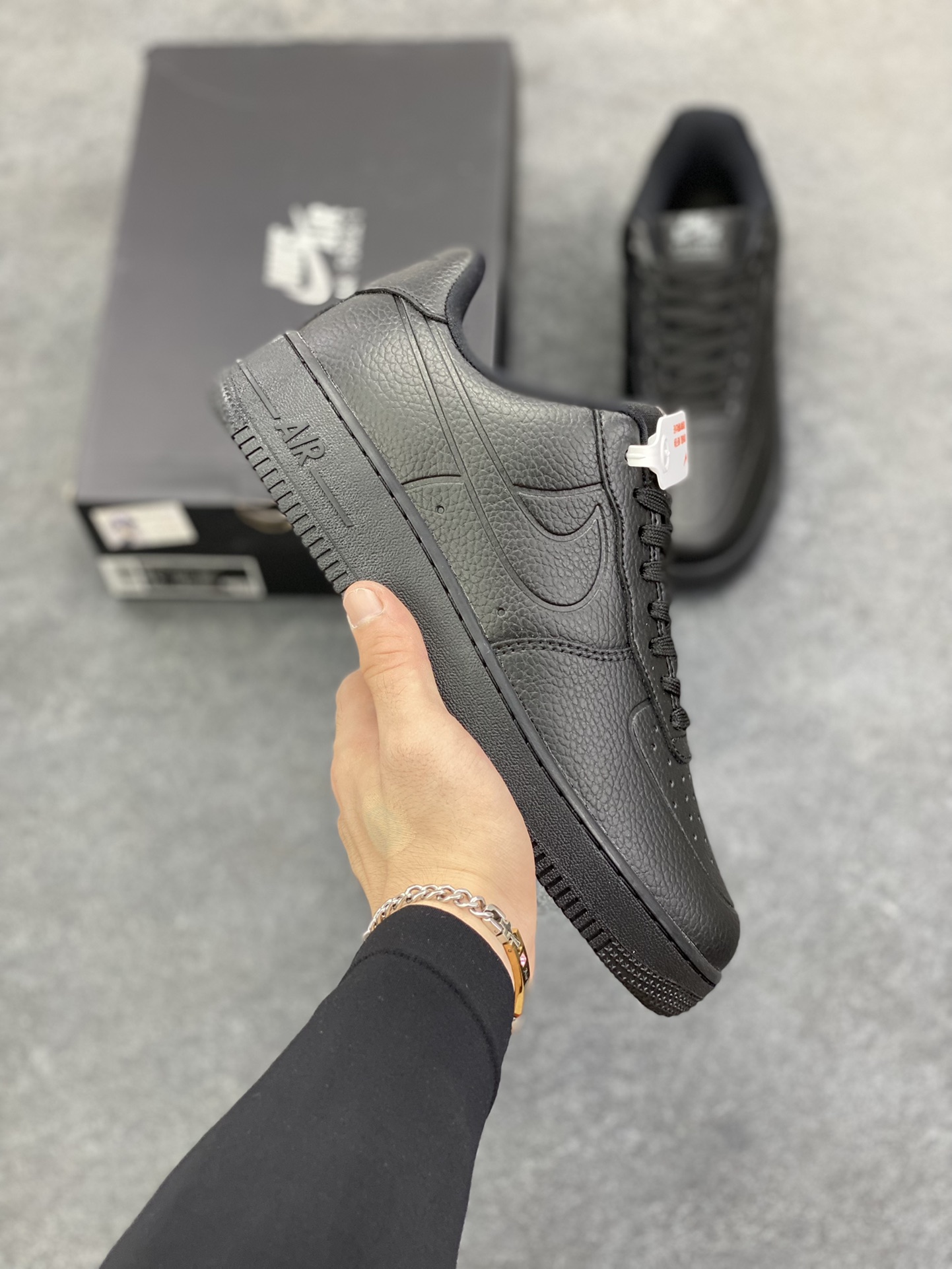 福利特价 Nike Air Force 1 Low 防水全黑 原楦头原纸板 打造纯正空军版型 专注外贸渠道 全掌内置蜂窝气垫 原盒配件 原厂中底钢印、拉帮完美 货号：FB8875-001 尺码：36 36.5 37.5 38 38.5 39 40 40.5 41 42 42.5 43 44 44.5 45-选品中心