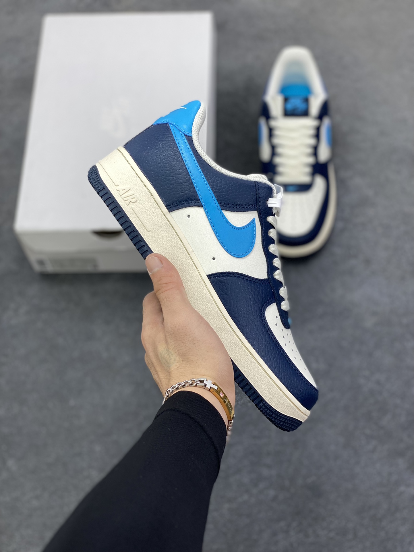 福利特价 Nike Air Force 1 Low 07 BTS 白蓝 原楦头原纸板 打造纯正低帮空军版型 专注外贸渠道 全掌内置蜂窝气垫 原盒配件 原厂中底钢印、拉帮完美 货号：HJ9291-478 尺码：39 40 40.5 41 42 42.5 43 44 44.5 45-选品中心