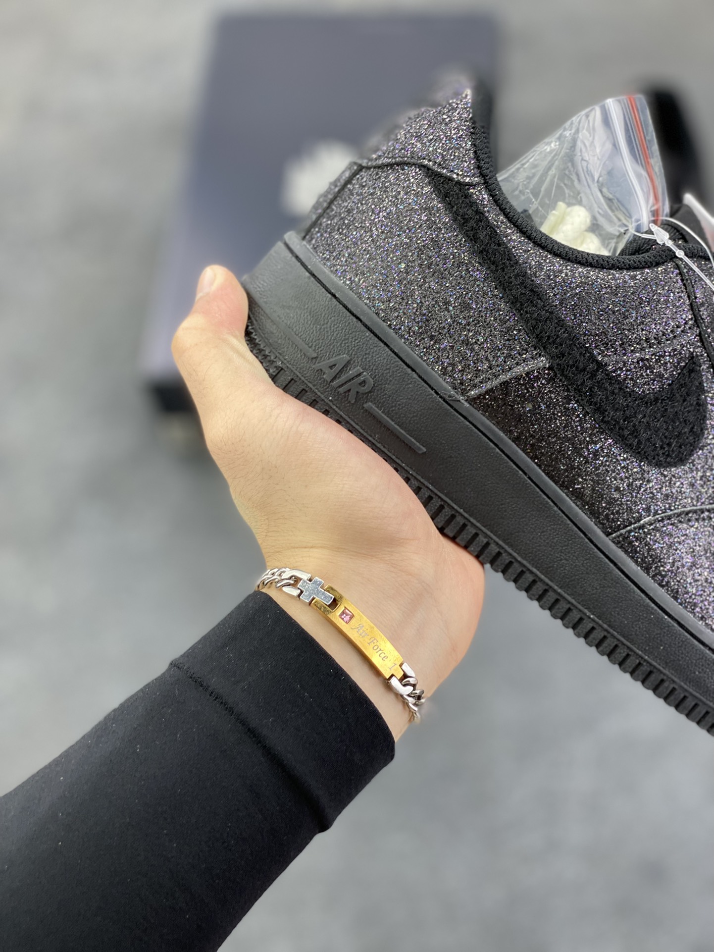 图片[6]-福利特价 Nike Air Force 1 Low 07 黑闪粉换勾 原楦头原纸板 打造纯正低帮空军版型 专注外贸渠道 全掌内置蜂窝气垫 原盒配件 原厂中底钢印、拉帮完美 货号：CW2288-001 尺码：36 36.5 37.5 38 38.5 39 40 40.5 41 42 42.5 43 44 44.5 45-选品中心