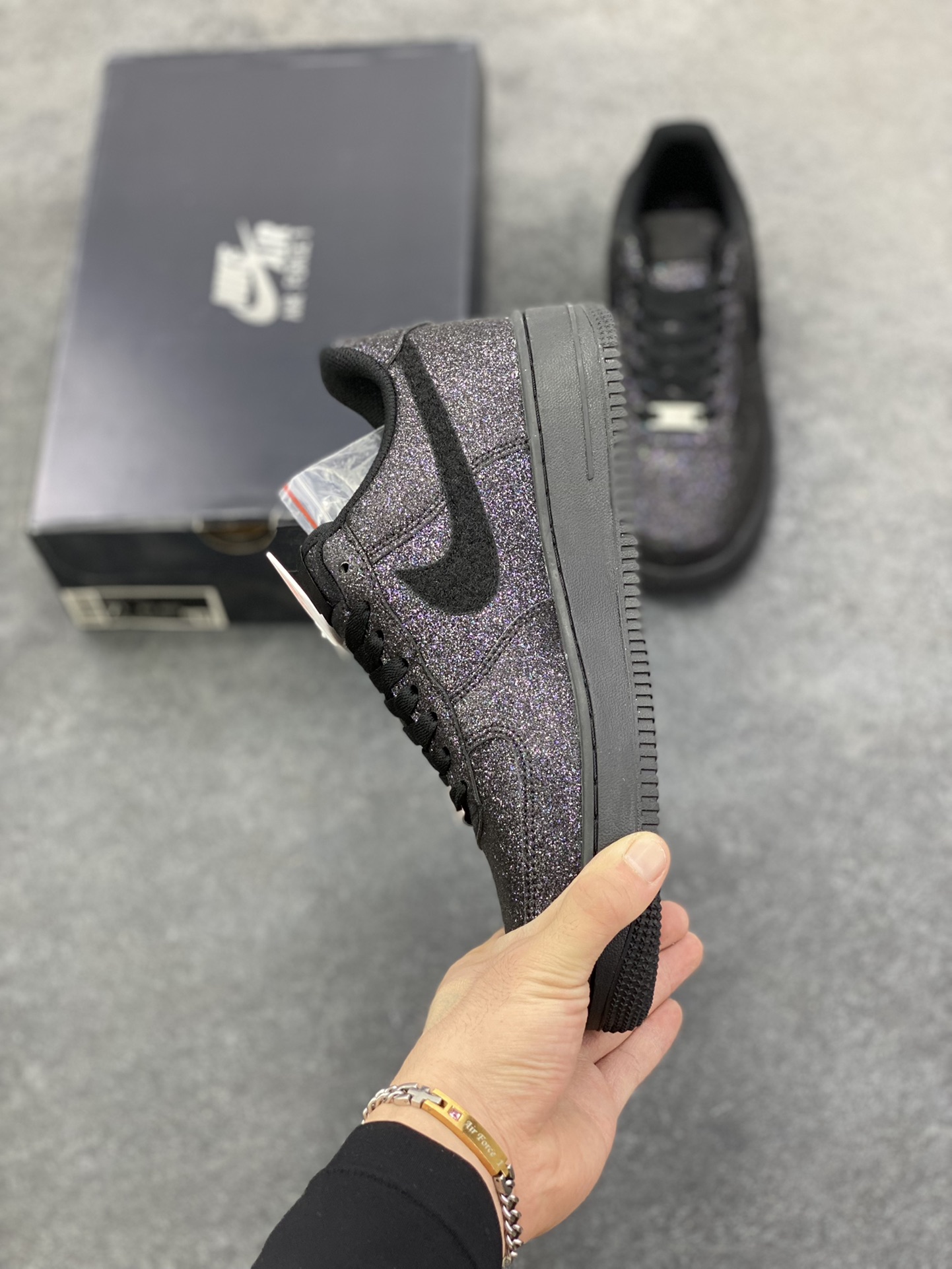 图片[3]-福利特价 Nike Air Force 1 Low 07 黑闪粉换勾 原楦头原纸板 打造纯正低帮空军版型 专注外贸渠道 全掌内置蜂窝气垫 原盒配件 原厂中底钢印、拉帮完美 货号：CW2288-001 尺码：36 36.5 37.5 38 38.5 39 40 40.5 41 42 42.5 43 44 44.5 45-选品中心