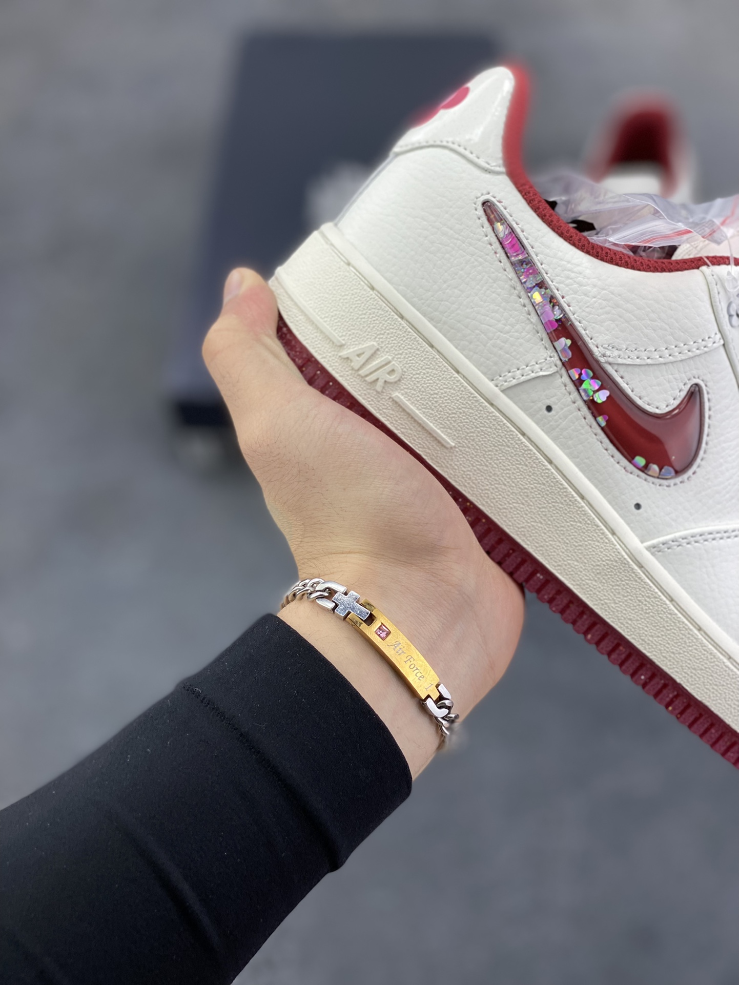 图片[6]-福利特价 Nike Air Force 1 Low 07 情人节 原楦头原纸板 打造纯正低帮空军版型 专注外贸渠道 全掌内置蜂窝气垫 原盒配件 原厂中底钢印、拉帮完美 货号：FZ5068-161 尺码：35.536 36.5 37.5 38 38.5 39 40-选品中心