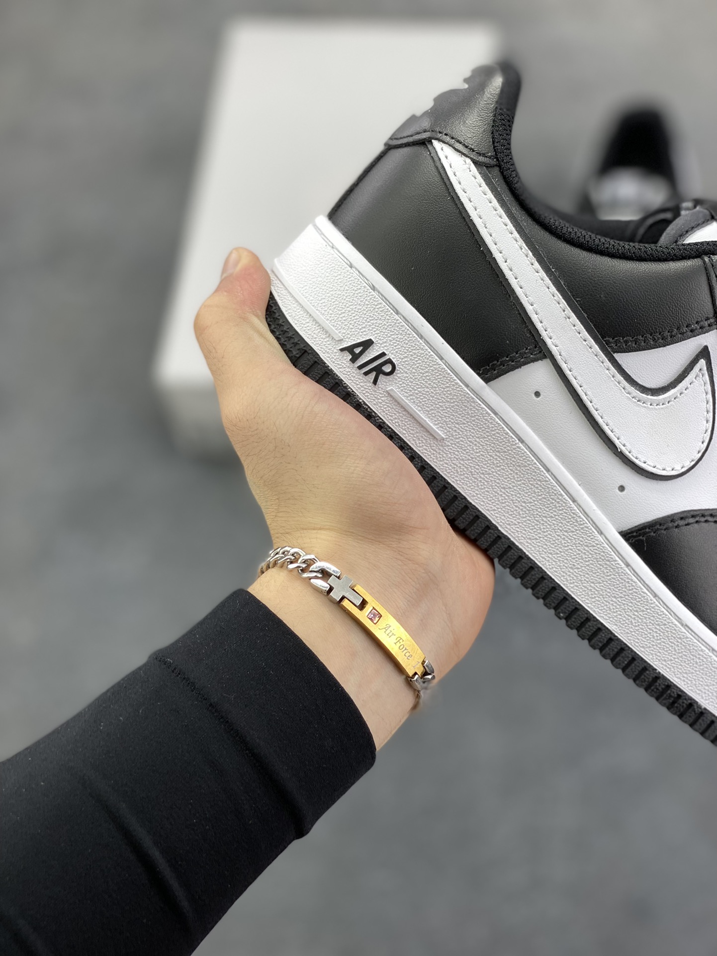 图片[6]-福利特价 Nike Air Force 1 Low 07 白黑熊猫 原楦头原纸板 打造纯正低帮空军版型 专注外贸渠道 全掌内置蜂窝气垫 原盒配件 原厂中底钢印、拉帮完美 货号：DV0788-001 尺码：36 36.5 37.5 38 38.5 39 40 40.5 41 42 42.5 43 44 44.5 45-选品中心