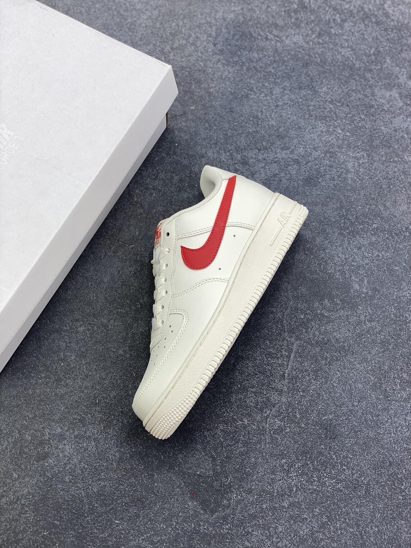 图片[7]-福利特价 Nike Air Force 1 Low 07 米白红勾 原楦头原纸板 打造纯正低帮空军版型 专注外贸渠道 全掌内置蜂窝气垫 原盒配件 原厂中底钢印、拉帮完美 货号：315122-126 尺码：36 36.5 37.5 38 38.5 39 40 40.5 41 42 42.5 43 44 44.5 45-选品中心