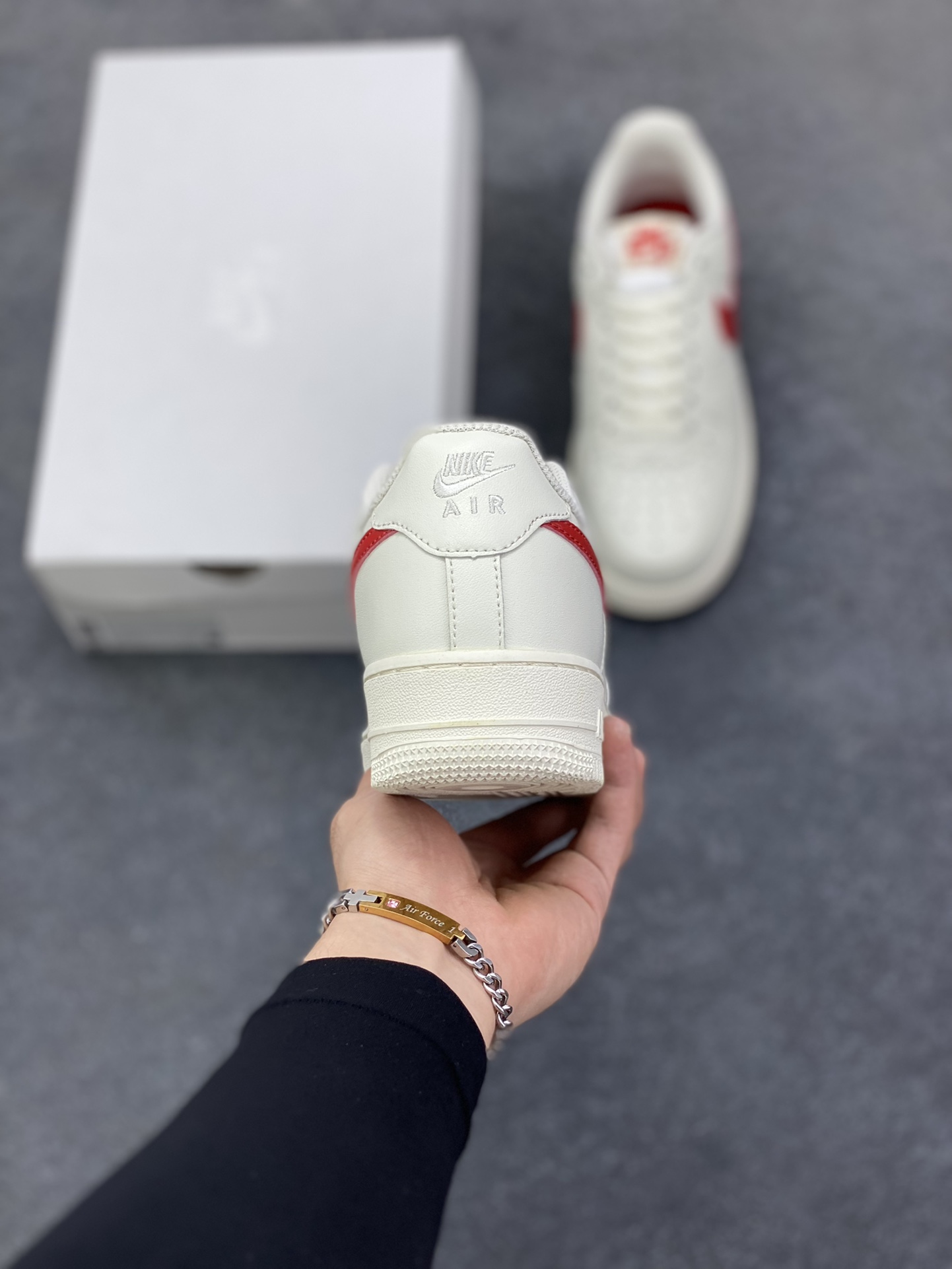 图片[4]-福利特价 Nike Air Force 1 Low 07 米白红勾 原楦头原纸板 打造纯正低帮空军版型 专注外贸渠道 全掌内置蜂窝气垫 原盒配件 原厂中底钢印、拉帮完美 货号：315122-126 尺码：36 36.5 37.5 38 38.5 39 40 40.5 41 42 42.5 43 44 44.5 45-选品中心