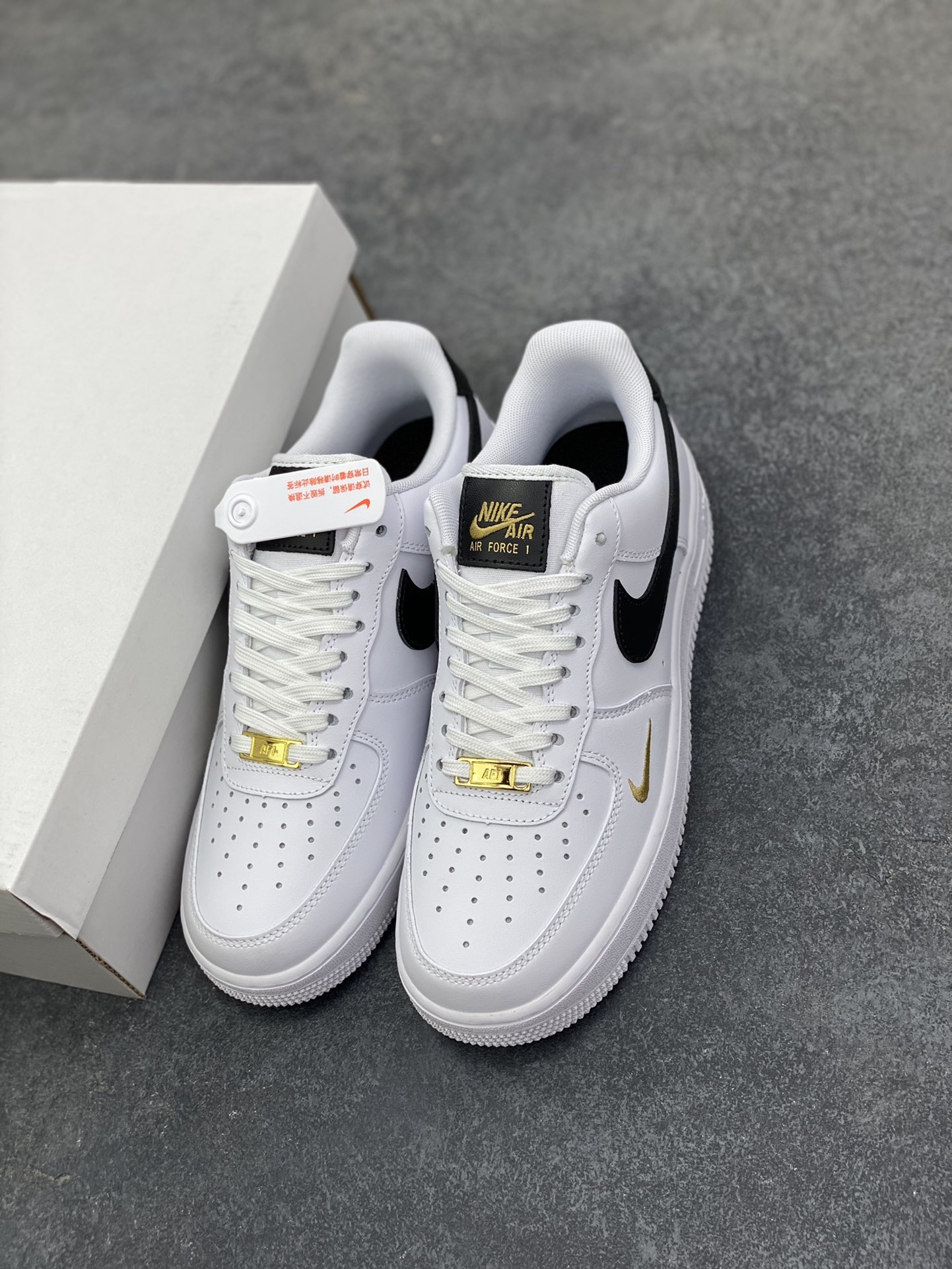 图片[8]-福利特价 Air Force 1 Nike Low 白黑小双勾 原楦头原纸板 打造纯正空军版型 专注外贸渠道 全掌内置蜂窝气垫 #原盒配件 原厂中底钢印、拉帮完美 货号：CZ0270-102 尺码：36 36.5 37.5 38 38.5 39 40 40.5 41 42 42.5 43 44 44.5 45-选品中心