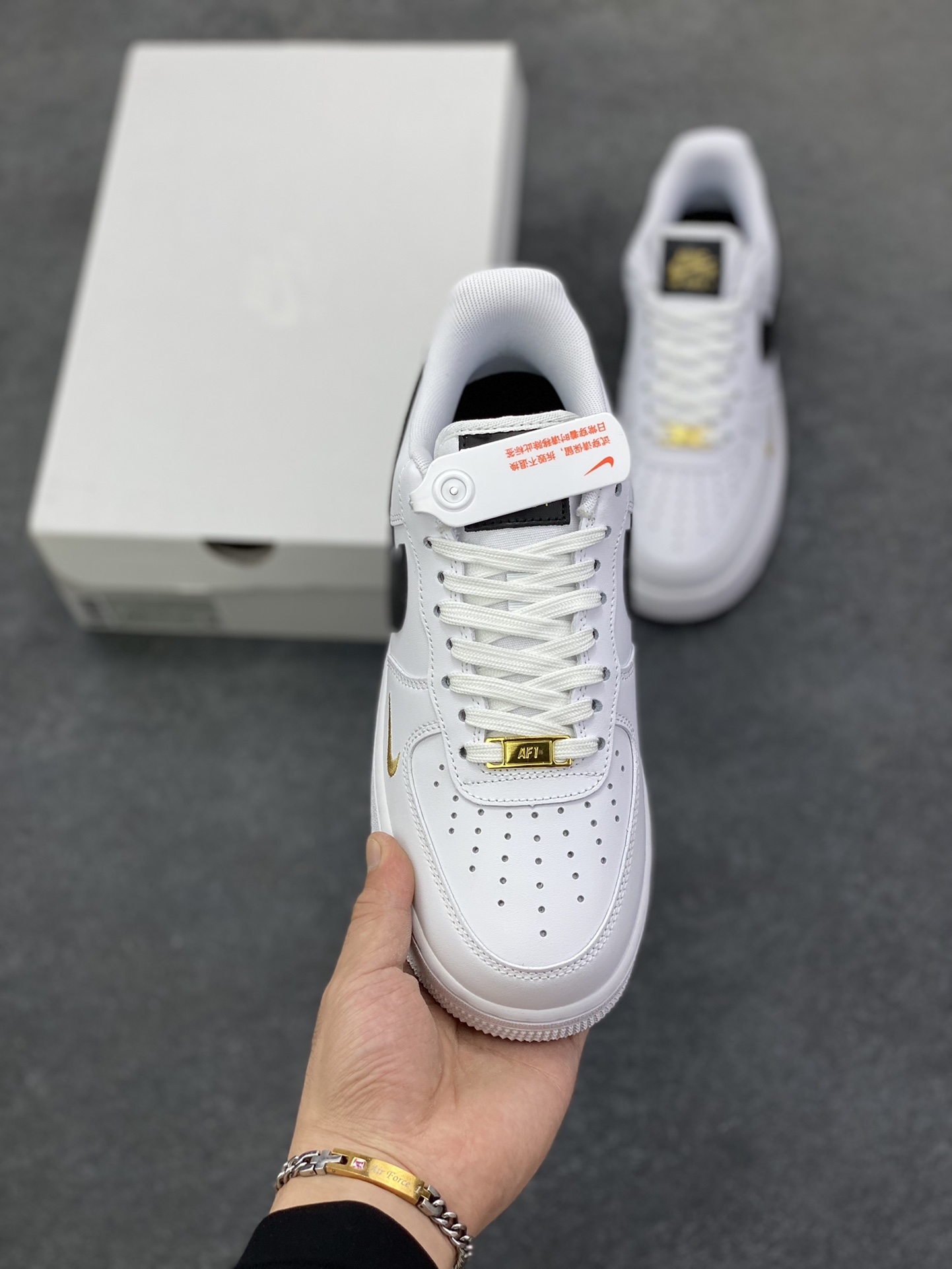 图片[2]-福利特价 Air Force 1 Nike Low 白黑小双勾 原楦头原纸板 打造纯正空军版型 专注外贸渠道 全掌内置蜂窝气垫 #原盒配件 原厂中底钢印、拉帮完美 货号：CZ0270-102 尺码：36 36.5 37.5 38 38.5 39 40 40.5 41 42 42.5 43 44 44.5 45-选品中心