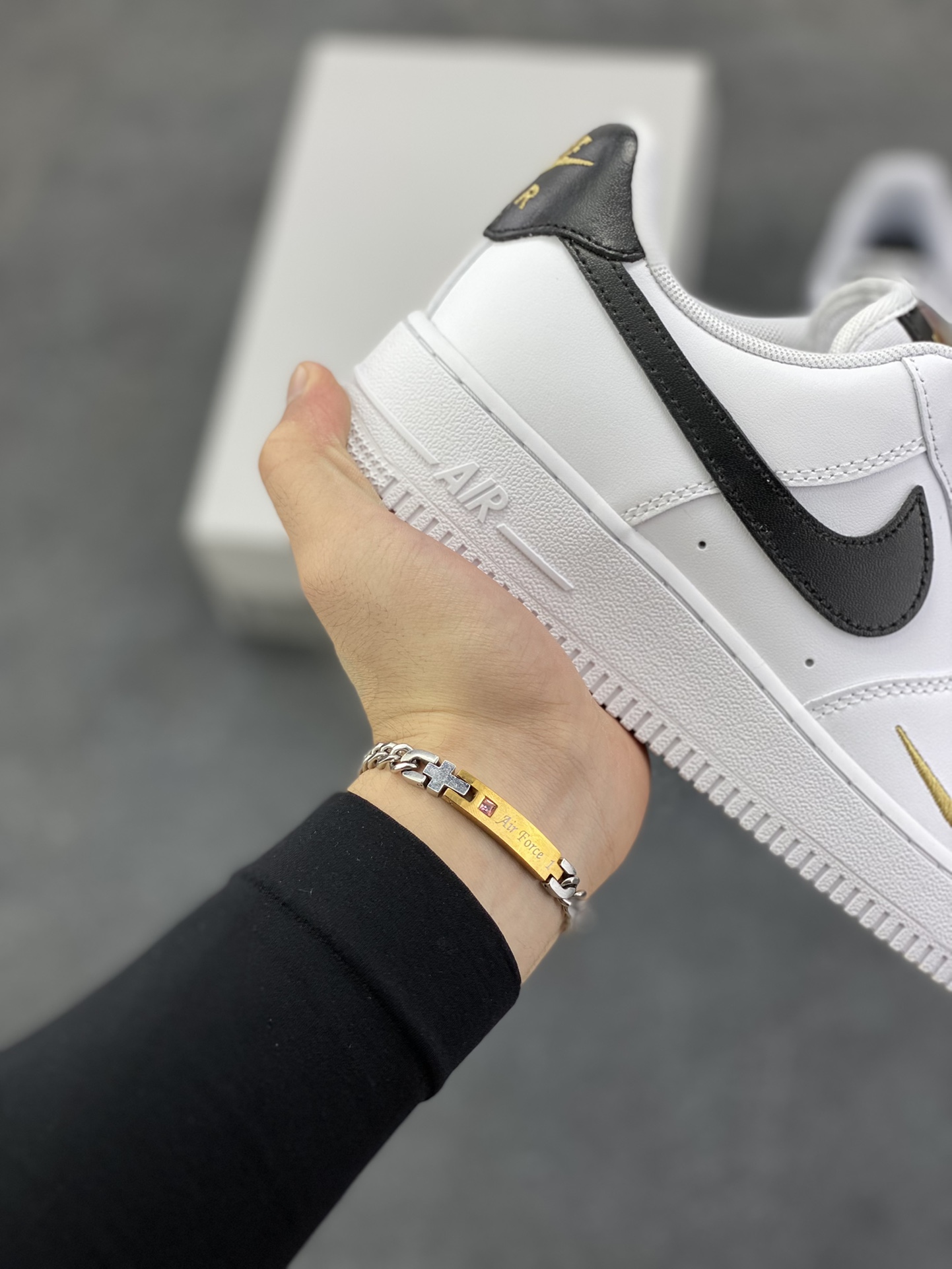图片[6]-福利特价 Air Force 1 Nike Low 白黑小双勾 原楦头原纸板 打造纯正空军版型 专注外贸渠道 全掌内置蜂窝气垫 #原盒配件 原厂中底钢印、拉帮完美 货号：CZ0270-102 尺码：36 36.5 37.5 38 38.5 39 40 40.5 41 42 42.5 43 44 44.5 45-选品中心