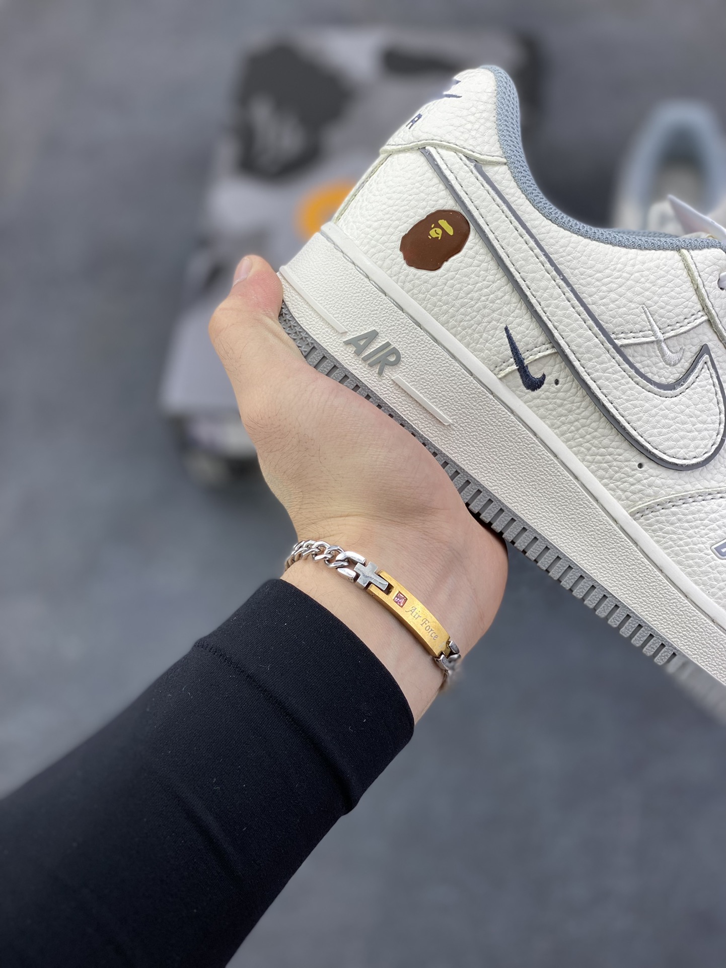 图片[6]-Nike Air Force 1 Low 空军一号低帮百搭休闲运动板鞋。柔软、弹性十足的缓震性能和出色的中底设计，横跨复古与现代的外型结合，造就出风靡全球三十多年的Force 1，直到今天还深受青睐。 货号：HH7518-065 尺码：36 36.5 37.5 38 38.5 39 40 40.5 41 42 42.5 43 44 44.5 45-选品中心
