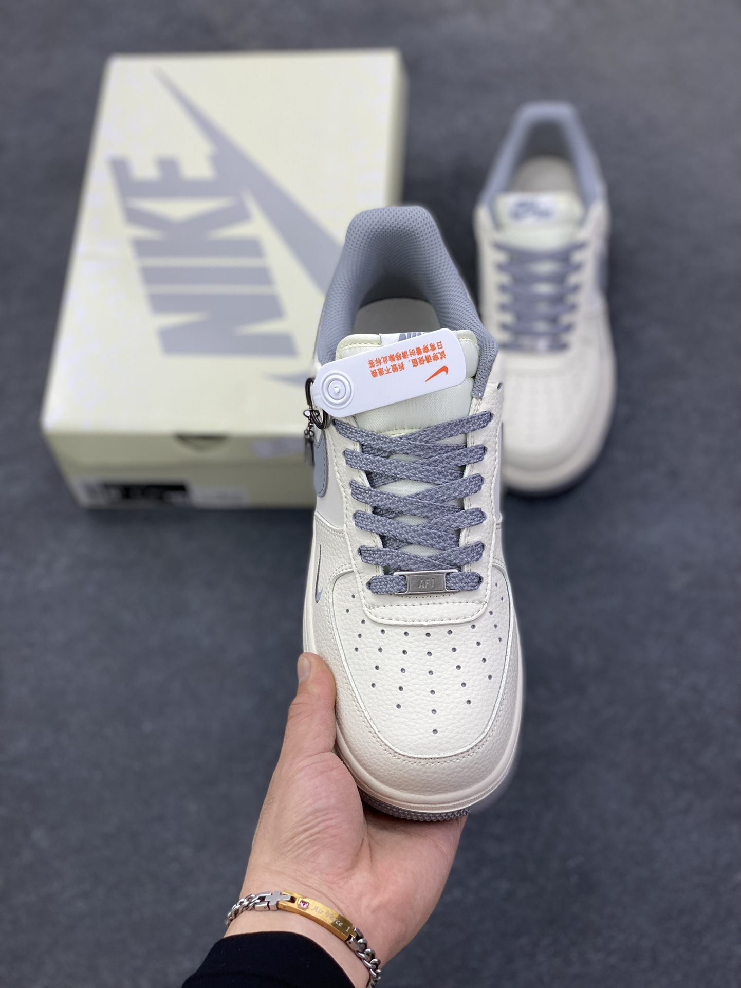 图片[2]-NIke Air Force 1 \’07 Low “NIKE-树纹经典灰”空军一号 低帮 运动鞋 休闲鞋 折边针车 工艺难度大 原楦头原纸板 原装鞋盒 定制五金配件 内置全掌气垫 原厂鞋底 货号：SM6668-106 尺码：36 36.5 37.5 38 38.5 39 40 40.5 41 42 42.5 43 44 44.5 45-选品中心