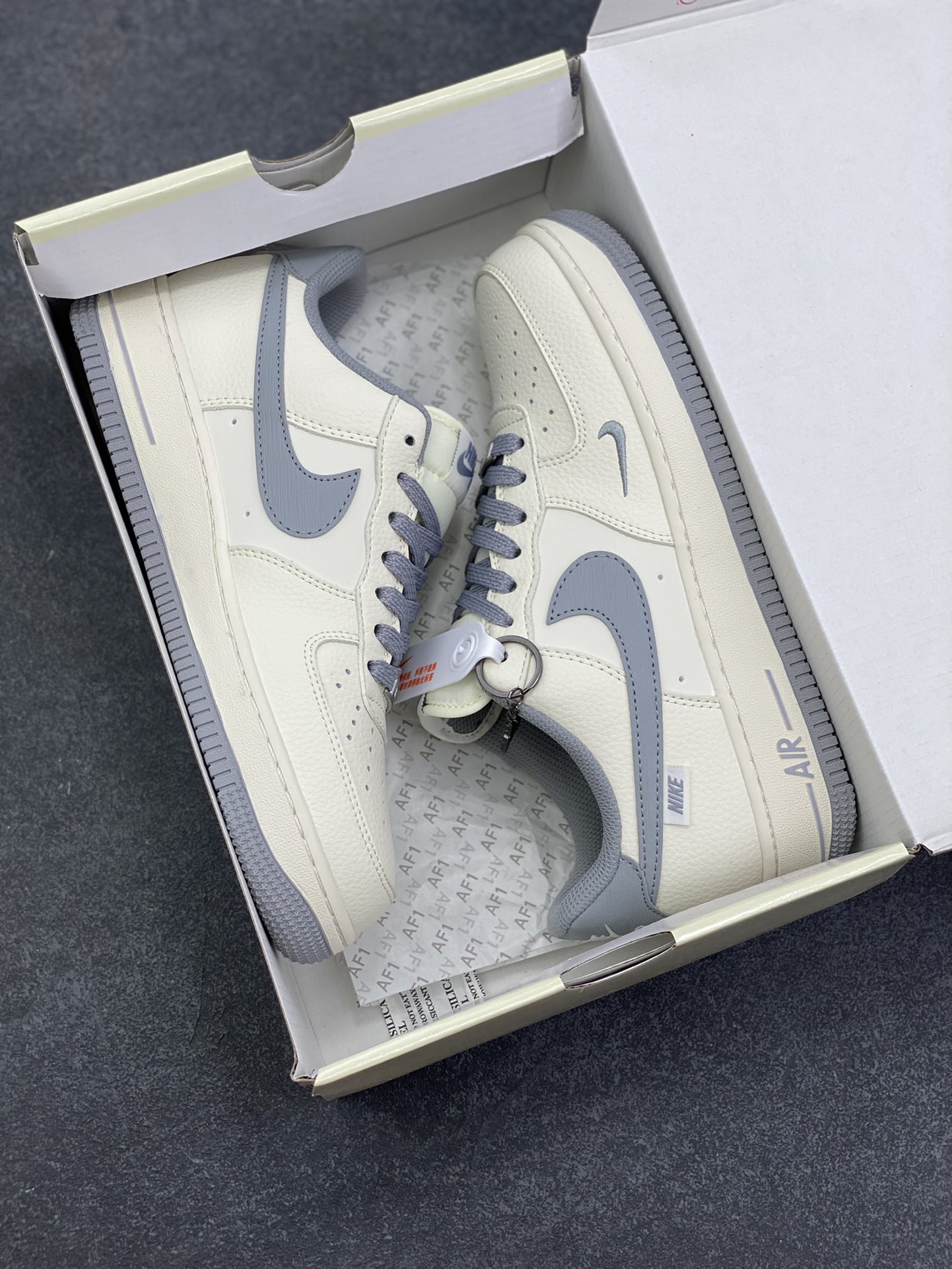 图片[9]-NIke Air Force 1 \’07 Low “NIKE-树纹经典灰”空军一号 低帮 运动鞋 休闲鞋 折边针车 工艺难度大 原楦头原纸板 原装鞋盒 定制五金配件 内置全掌气垫 原厂鞋底 货号：SM6668-106 尺码：36 36.5 37.5 38 38.5 39 40 40.5 41 42 42.5 43 44 44.5 45-选品中心