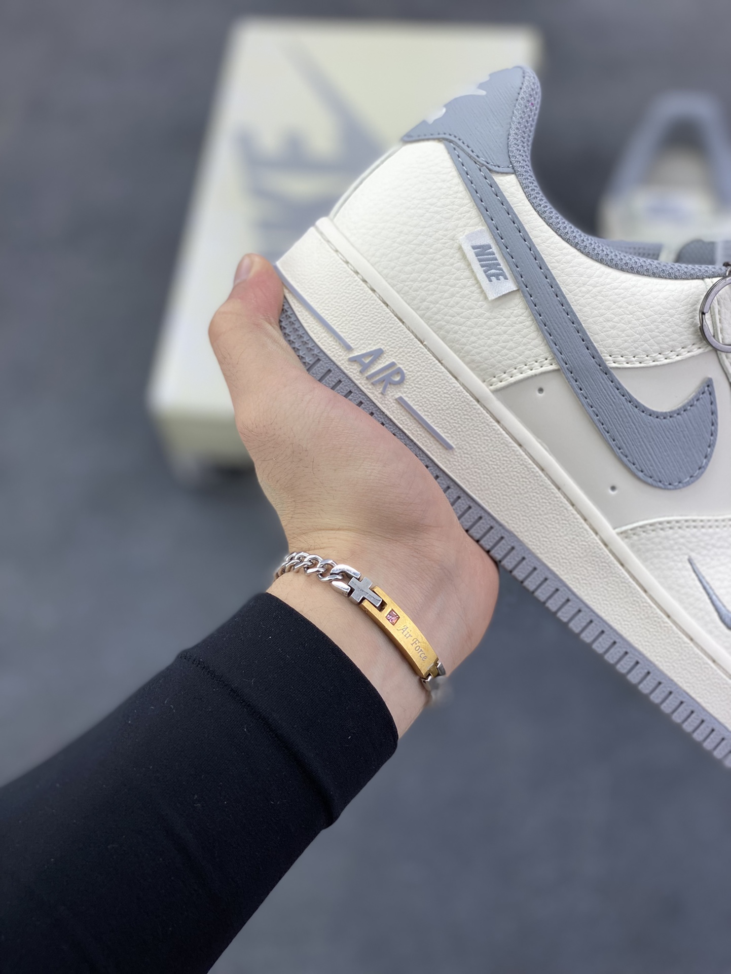 图片[6]-NIke Air Force 1 \’07 Low “NIKE-树纹经典灰”空军一号 低帮 运动鞋 休闲鞋 折边针车 工艺难度大 原楦头原纸板 原装鞋盒 定制五金配件 内置全掌气垫 原厂鞋底 货号：SM6668-106 尺码：36 36.5 37.5 38 38.5 39 40 40.5 41 42 42.5 43 44 44.5 45-选品中心