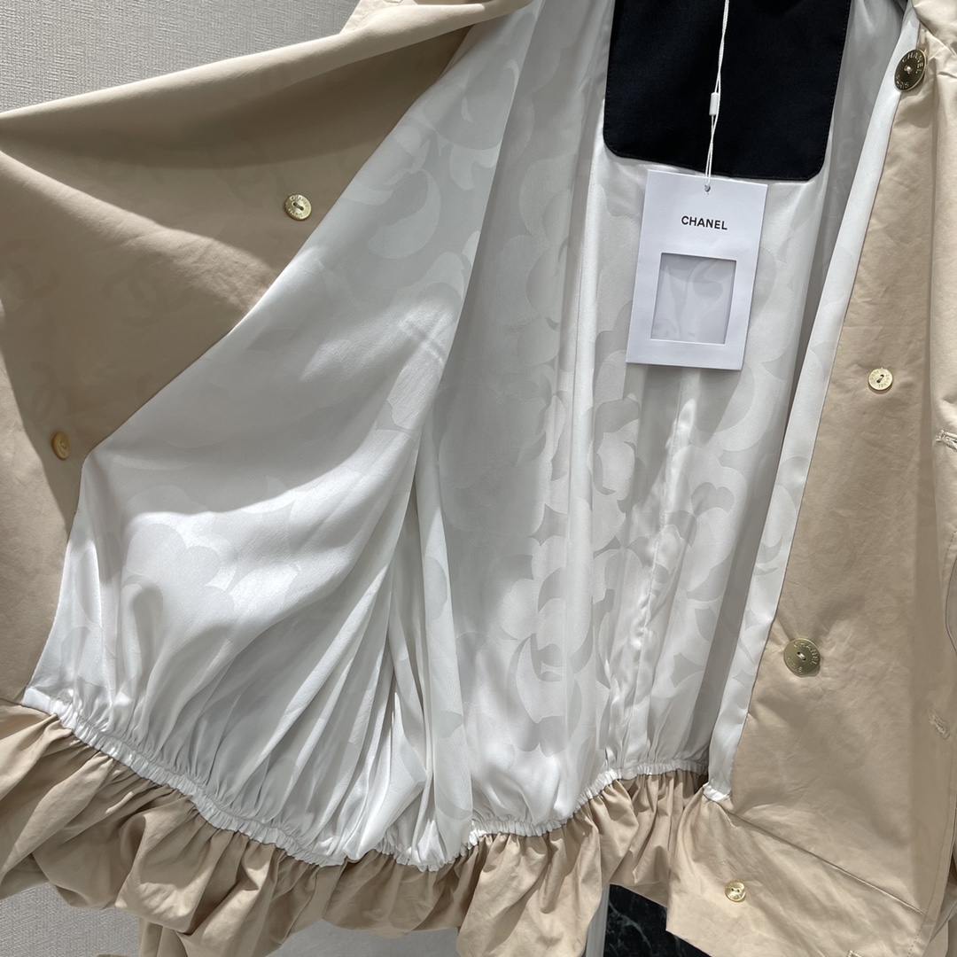 小香 25秋冬新款 短款风衣外套 暗纹提花logo风衣 若隐若现的低调奢华高级感 落肩大A版形百搭不挑人