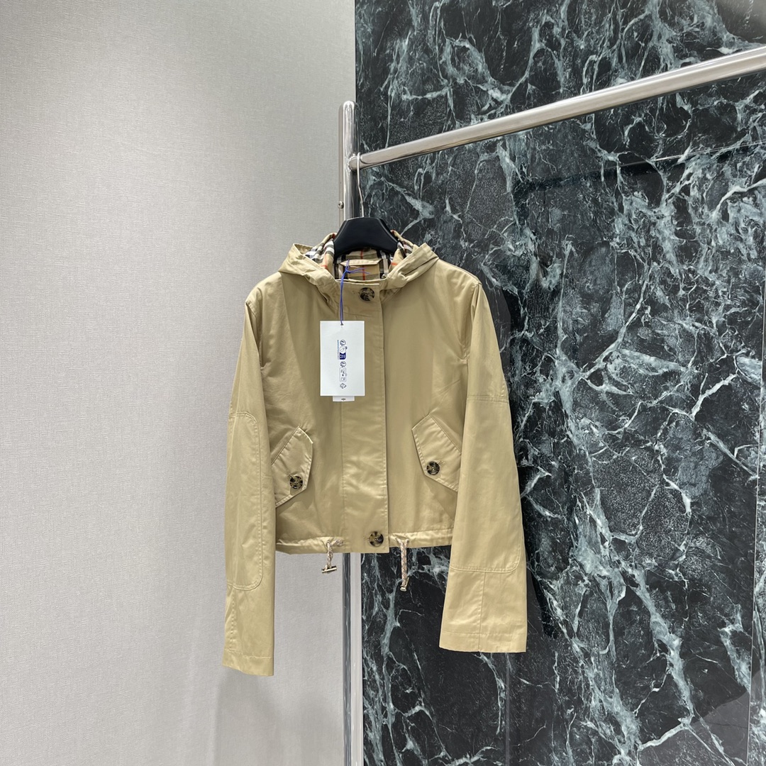 BBR 25秋冬新款 英伦风连帽夹克外套 适配秋冬休闲穿搭下摆双口袋立体剪裁容量增加更吸睛时髦 穿搭时髦