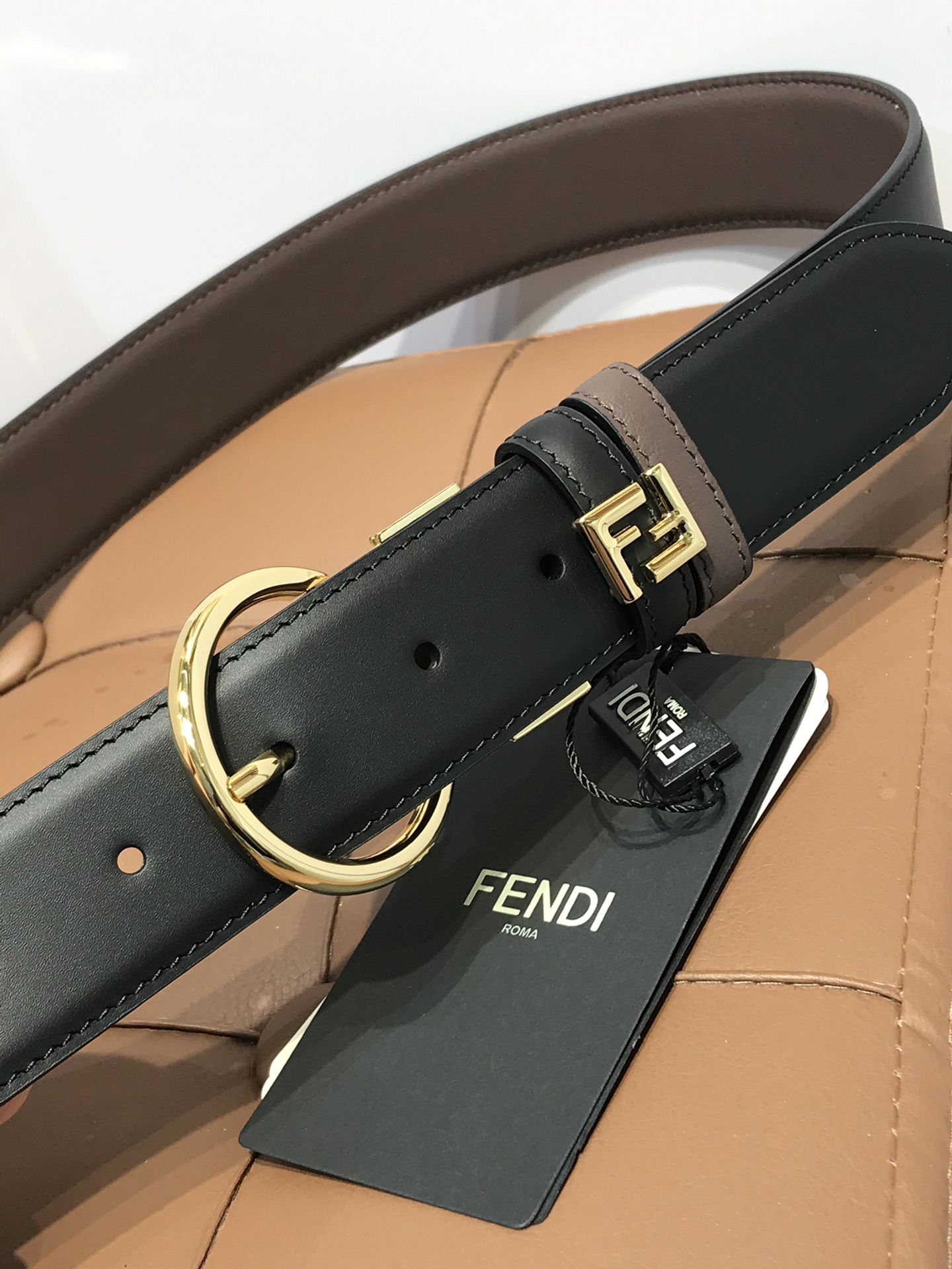 💯💯配送专柜包装 打孔针 新款 FD 宽35MM F标志造型 支持NFC 字母针扣 搭配标志性，进口双面