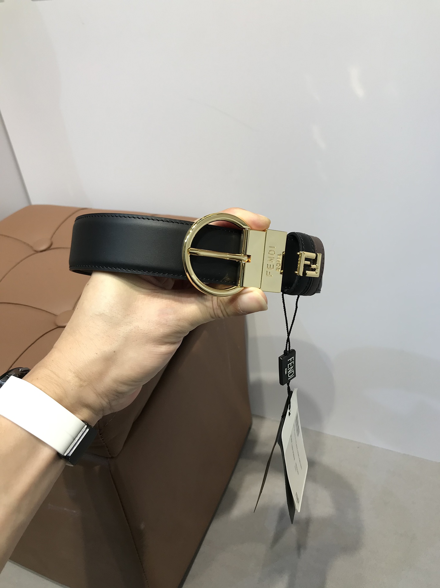 💯💯配送专柜包装 打孔针 新款 FD 宽35MM F标志造型 支持NFC 字母针扣 搭配标志性，进口双面