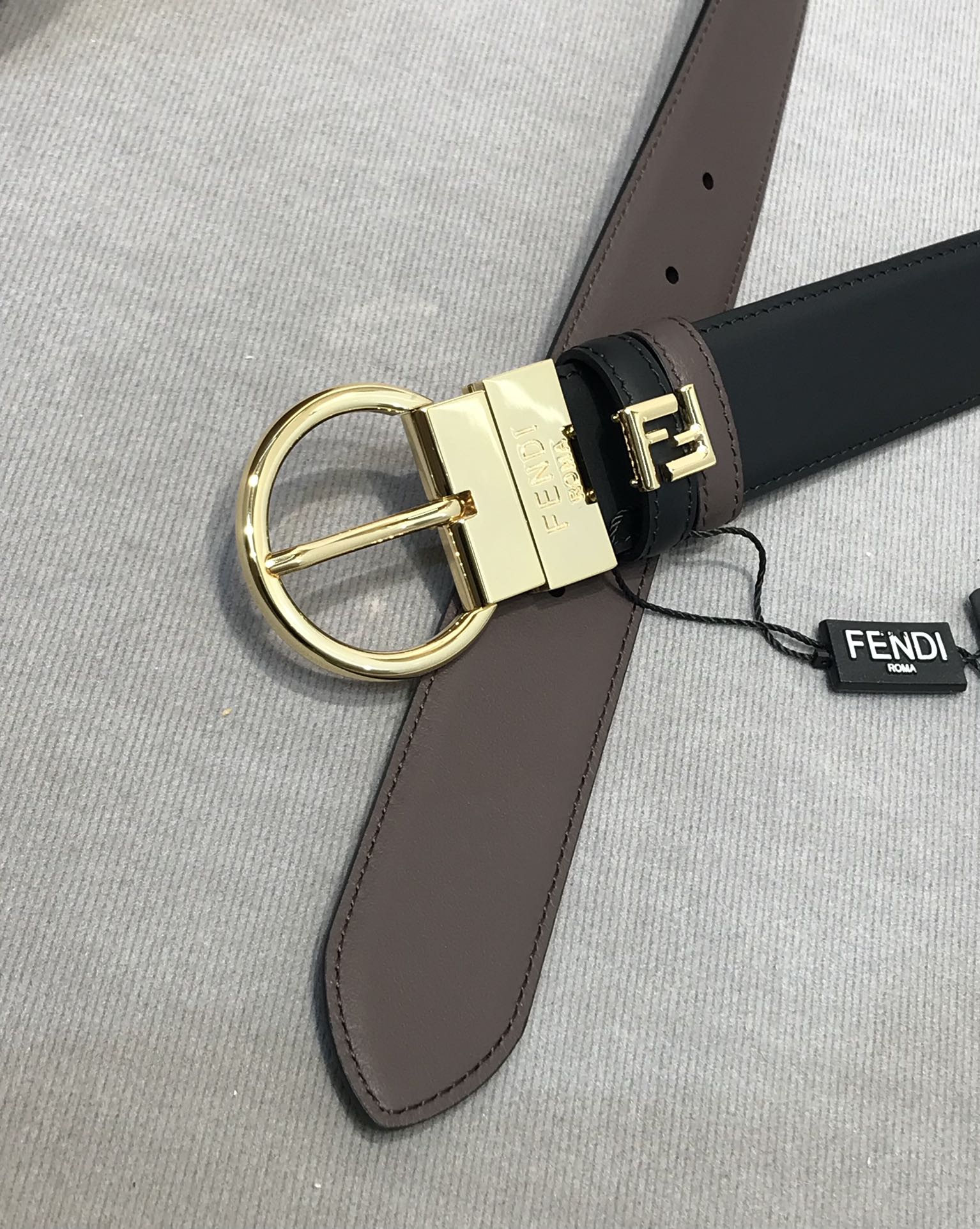 💯💯配送专柜包装 打孔针 新款 FD 宽35MM F标志造型 支持NFC 字母针扣 搭配标志性，进口双面