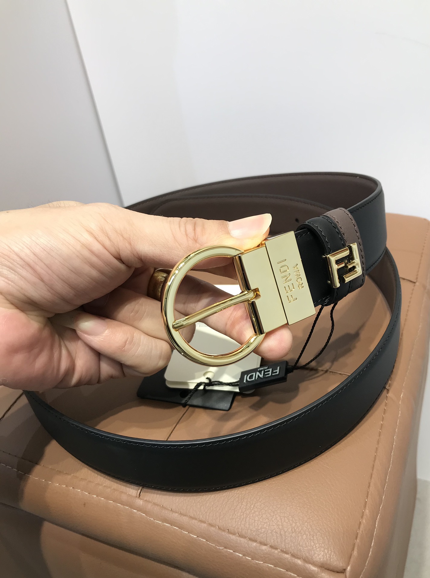 💯💯配送专柜包装 打孔针 新款 FD 宽35MM F标志造型 支持NFC 字母针扣 搭配标志性，进口双面
