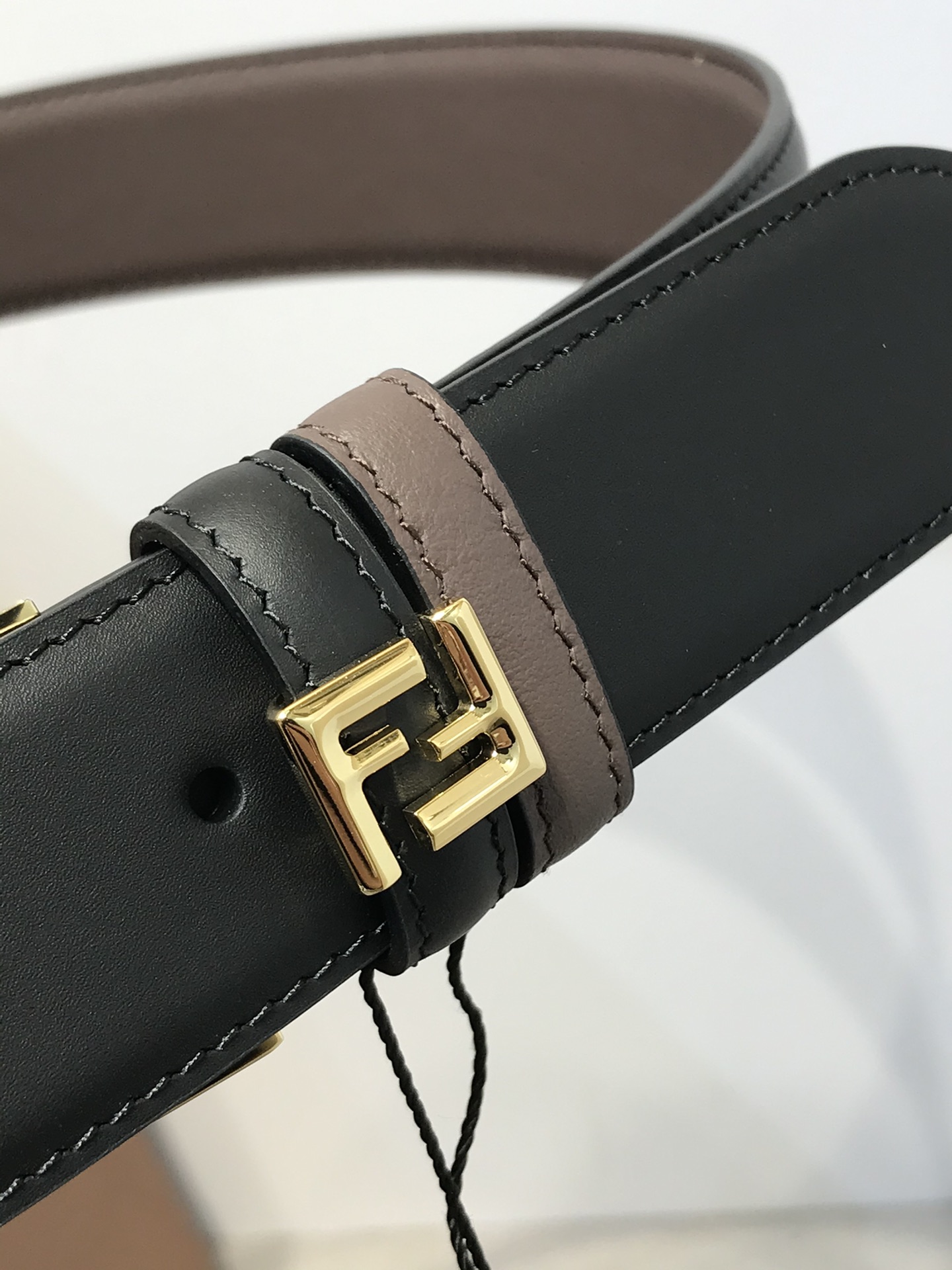 💯💯配送专柜包装 打孔针 新款 FD 宽35MM F标志造型 支持NFC 字母针扣 搭配标志性，进口双面