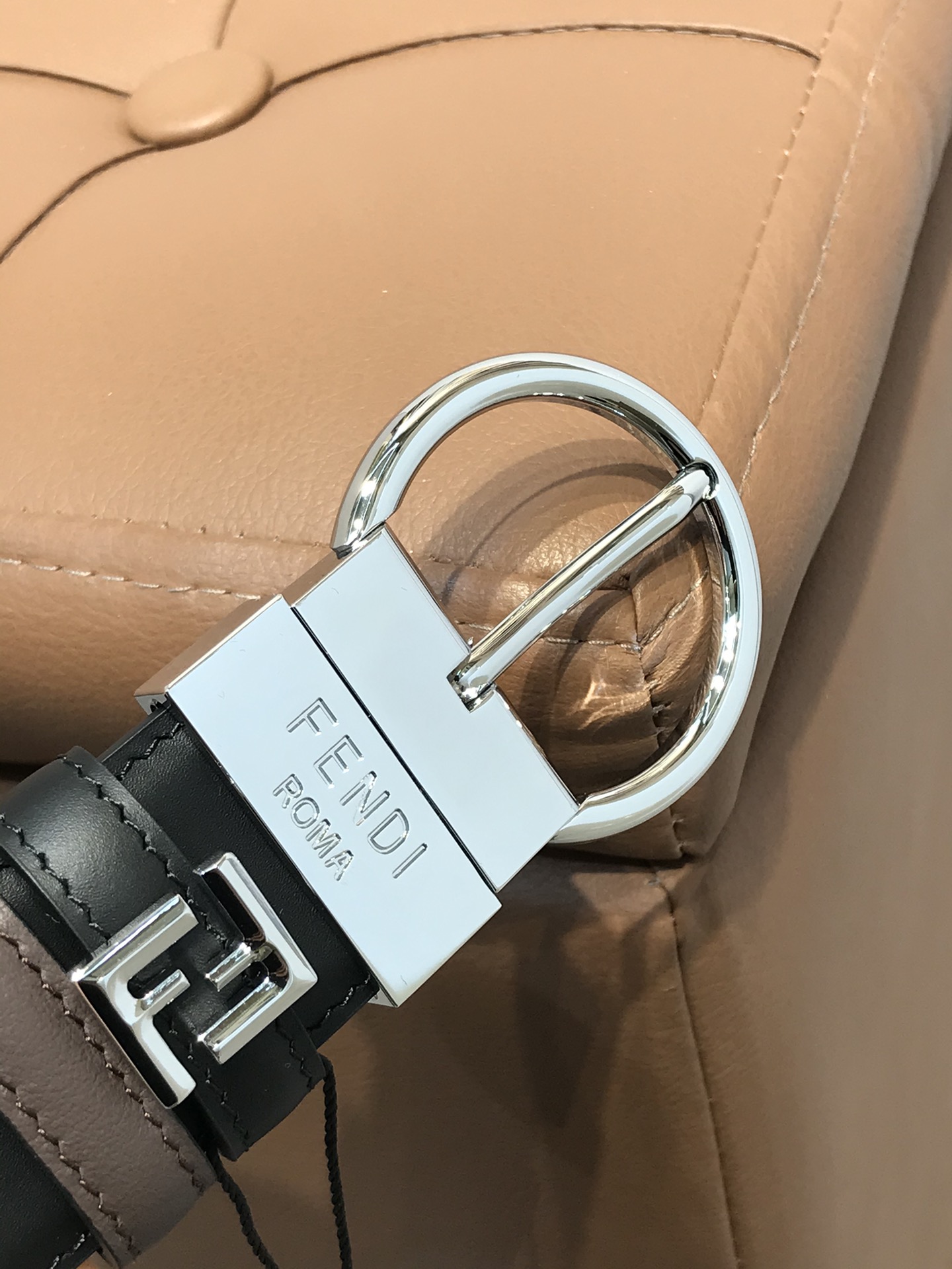 💯💯配送专柜包装 打孔针 新款 FD 宽35MM F标志造型 支持NFC 字母针扣 搭配标志性，进口双面