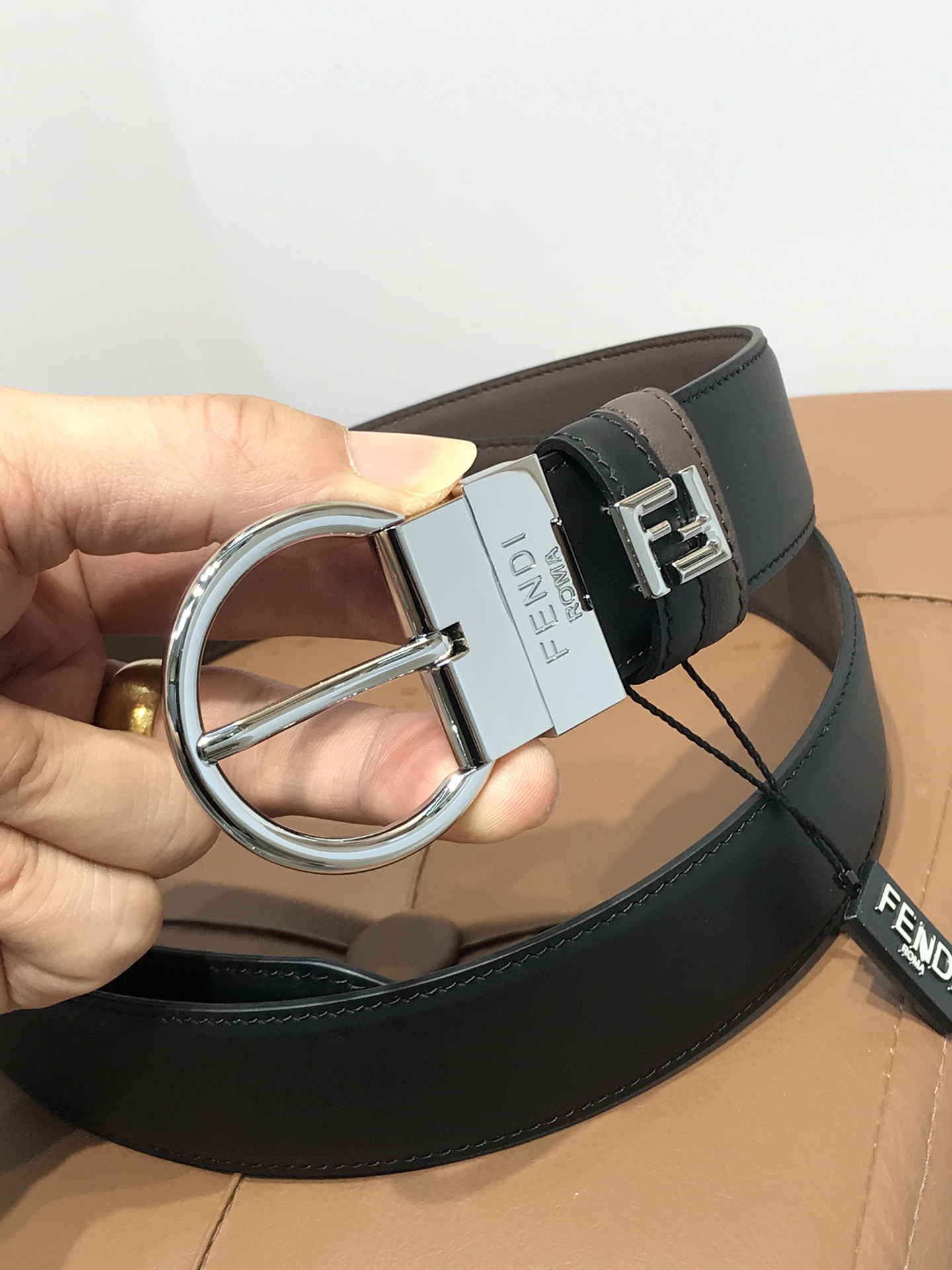 💯💯配送专柜包装 打孔针 新款 FD 宽35MM F标志造型 支持NFC 字母针扣 搭配标志性，进口双面