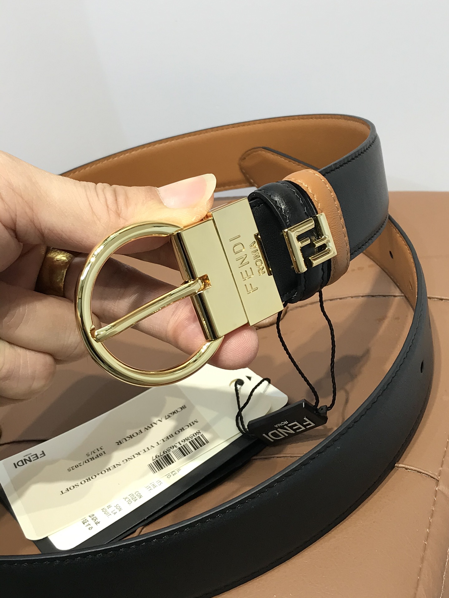💯💯配送专柜包装 打孔针 新款 FD 宽35MM F标志造型 支持NFC 字母针扣 搭配标志性，进口双面
