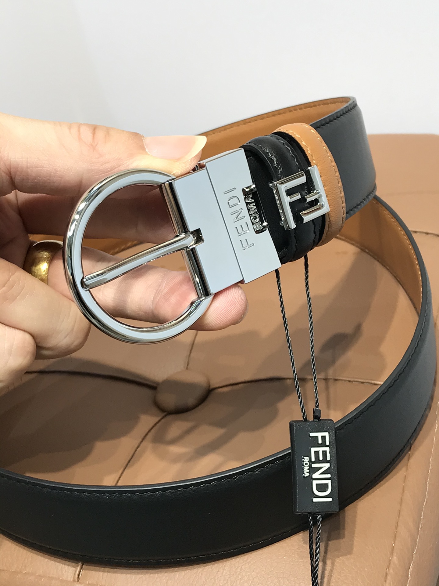 💯💯配送专柜包装 打孔针 新款 FD 宽35MM F标志造型 支持NFC 字母针扣 搭配标志性，进口双面