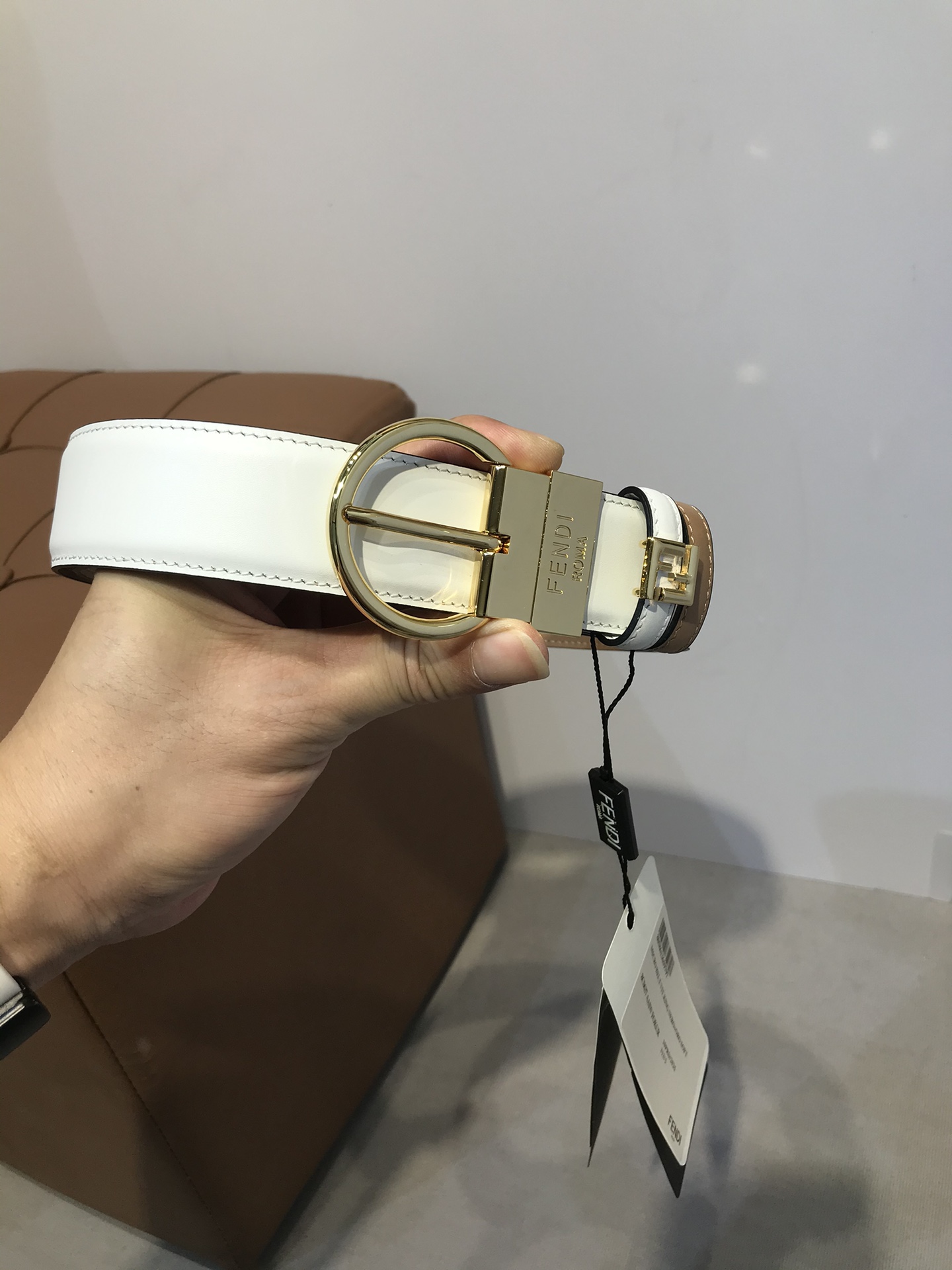 💯💯配送专柜包装 打孔针 新款 FD 宽35MM F标志造型 支持NFC 字母针扣 搭配标志性，进口双面