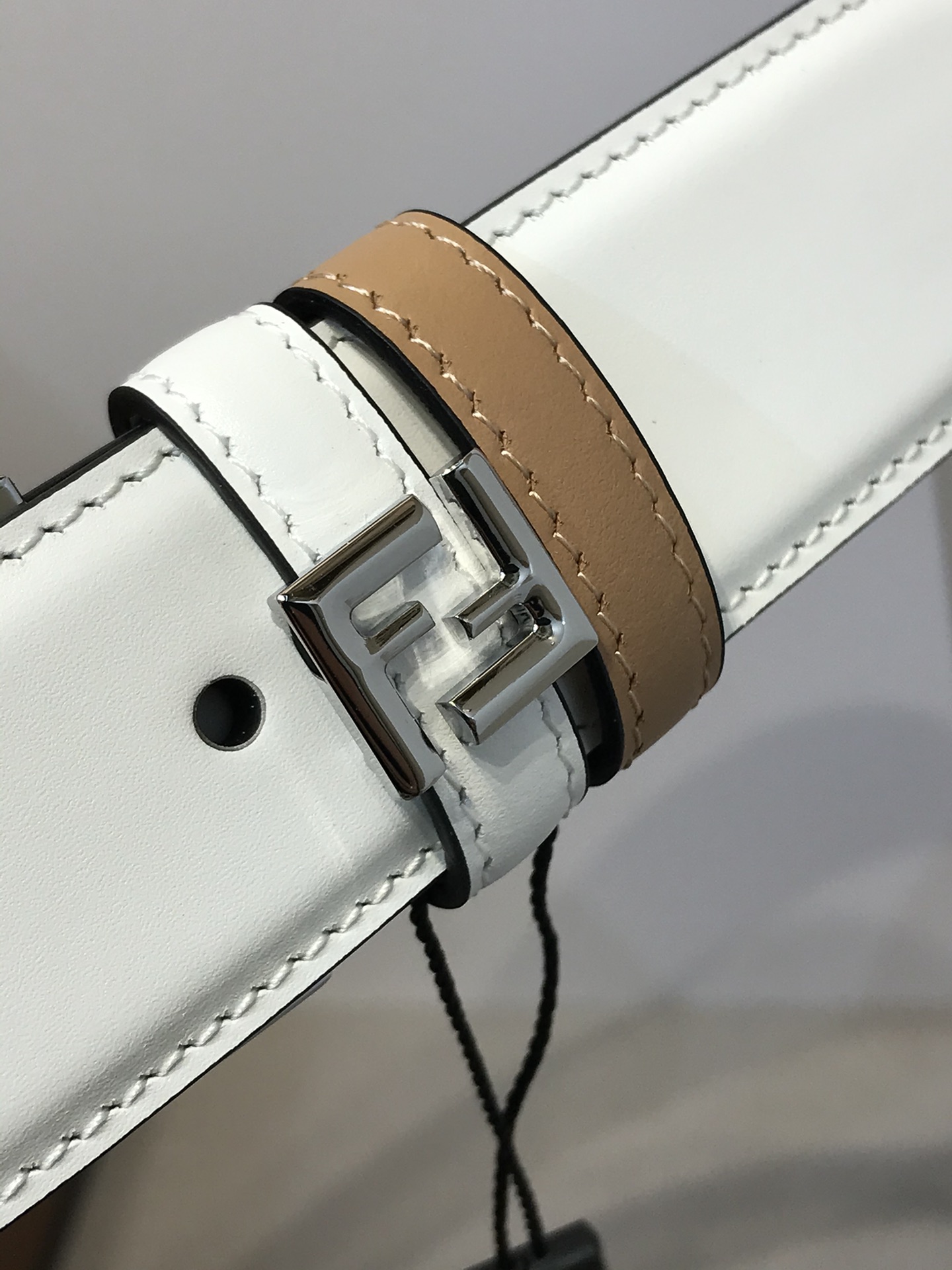 💯💯配送专柜包装 打孔针 新款 FD 宽35MM F标志造型 支持NFC 字母针扣 搭配标志性，进口双面