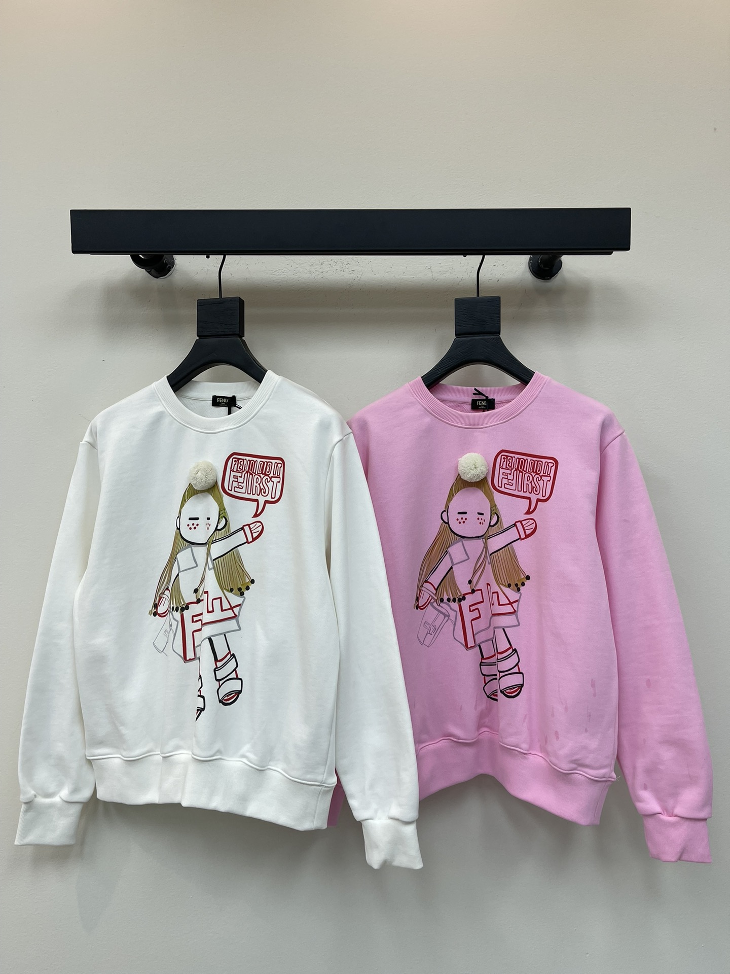 NO:500593,Fend*25 early autumn new digital printed little girl round neck sweatshirt. Imported 450g pure cotton beef tripe fabric, the classic style is loose and versatile and not picky. It shows the youthful and energetic atmosphere of reducing age, and daily leisure recommendation. SML, fendi, hoodie, sweatshirts, alexander wang19860909Fend*25早秋新款数码印花小女孩圆领卫衣.进口450克纯棉牛肚面料,经典版型宽松百搭不挑人.彰显减龄青春活力气息,日常休闲推荐.SML,,fendi,hoodie,sweatshirts,alexander wang,Women's clothing