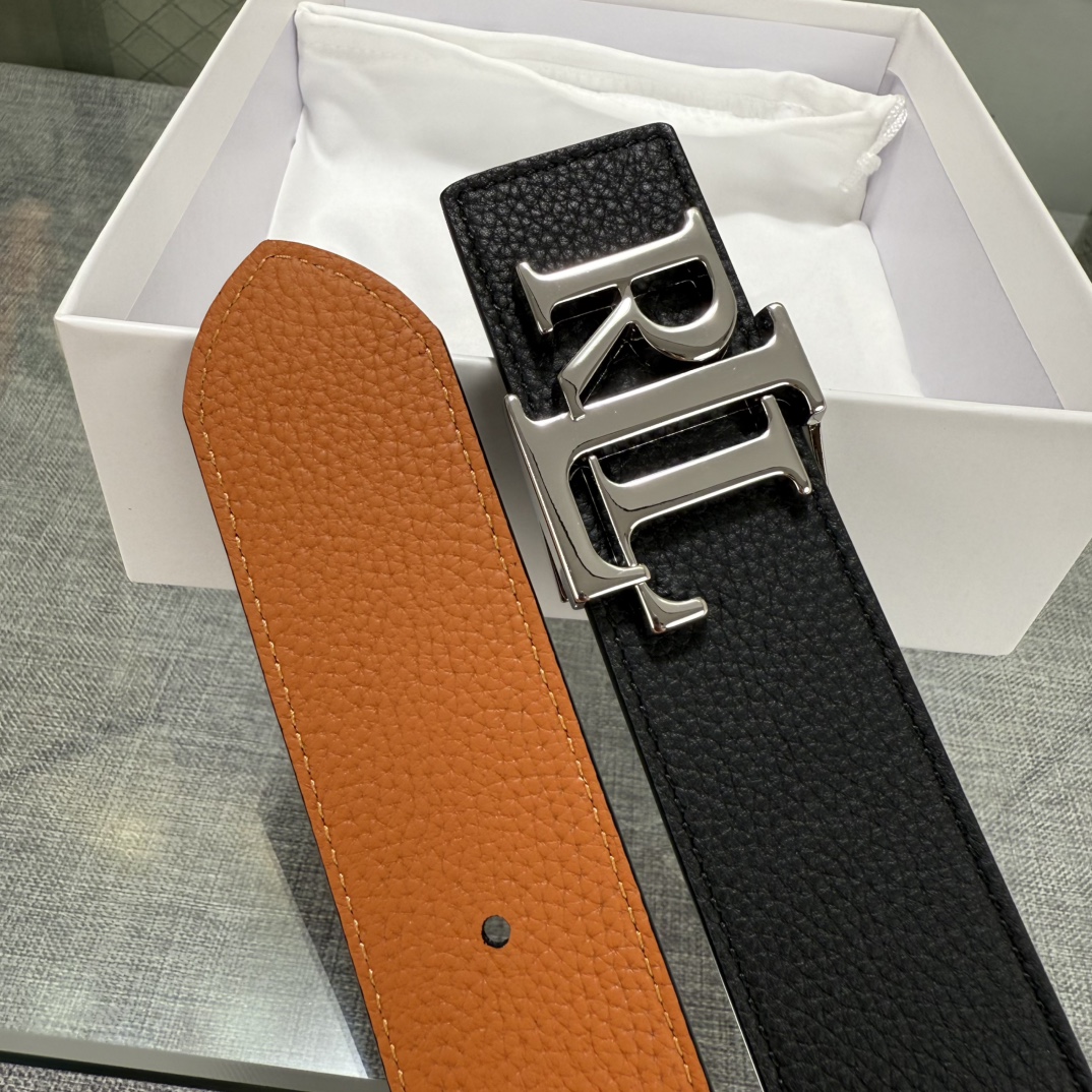Ralph Lauren/拉夫劳伦 24年RL新款 这款腰带采用双面头层牛皮 做工细致 搭配原版精致纯铜