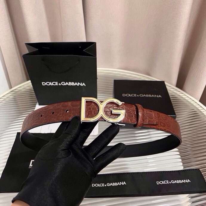 Dolce&Gabbana 新款 鳄鱼皮腰带，雅致配饰，搭配经典滚轴搭扣：35 毫米