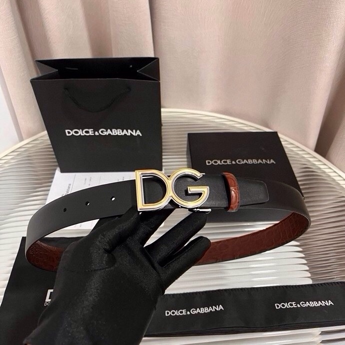Dolce&Gabbana 新款 鳄鱼皮腰带，雅致配饰，搭配经典滚轴搭扣：35 毫米