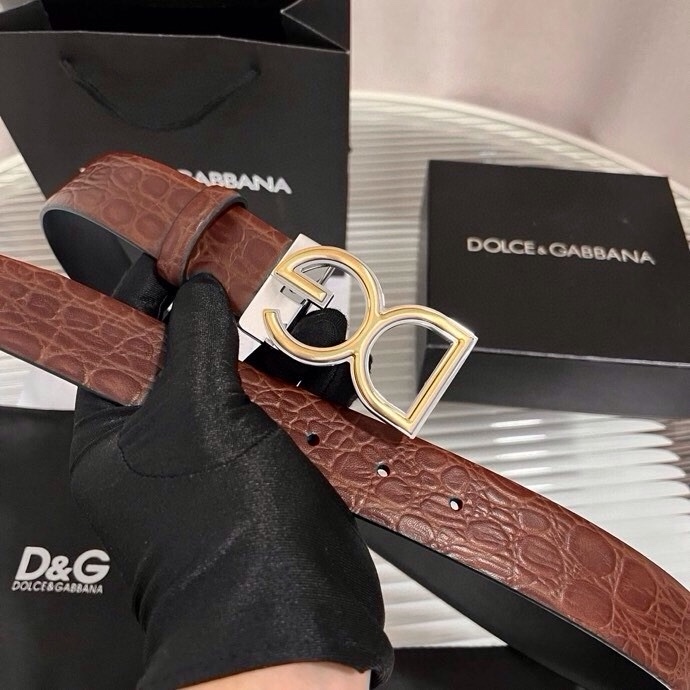 Dolce&Gabbana 新款 鳄鱼皮腰带，雅致配饰，搭配经典滚轴搭扣：35 毫米