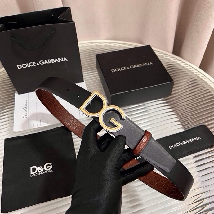 Dolce&Gabbana 新款 鳄鱼皮腰带，雅致配饰，搭配经典滚轴搭扣：35 毫米