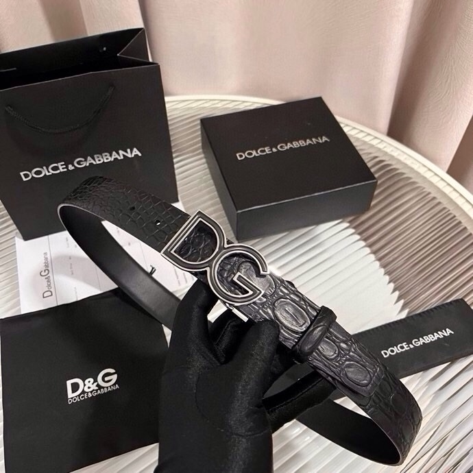 Dolce&Gabbana 新款 鳄鱼皮腰带，雅致配饰，搭配经典滚轴搭扣：35 毫米