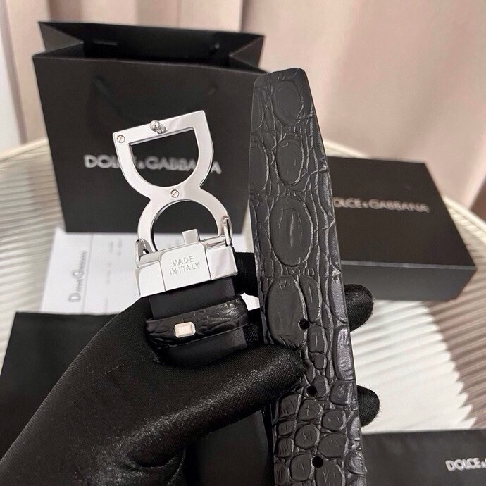 Dolce&Gabbana 新款 鳄鱼皮腰带，雅致配饰，搭配经典滚轴搭扣：35 毫米