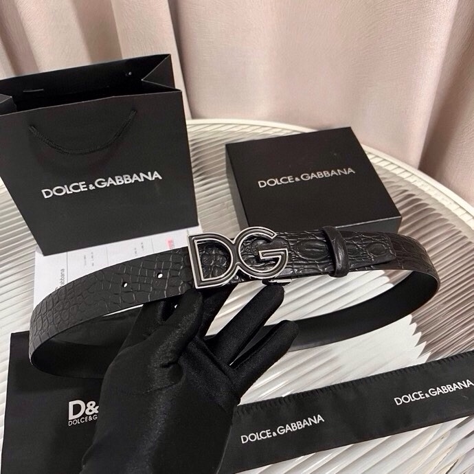 Dolce&Gabbana 新款 鳄鱼皮腰带，雅致配饰，搭配经典滚轴搭扣：35 毫米