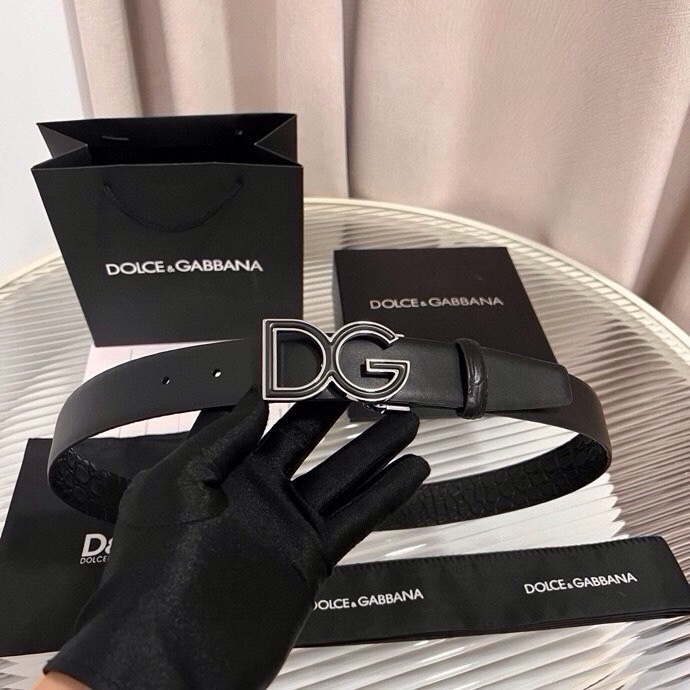 Dolce&Gabbana 新款 鳄鱼皮腰带，雅致配饰，搭配经典滚轴搭扣：35 毫米
