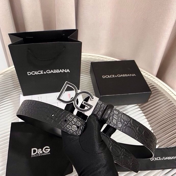 Dolce&Gabbana 新款 鳄鱼皮腰带，雅致配饰，搭配经典滚轴搭扣：35 毫米
