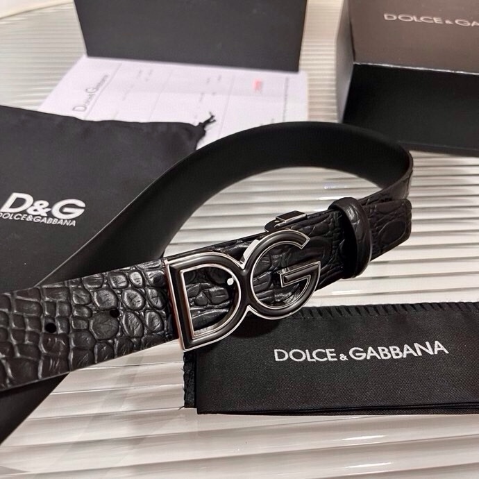 Dolce&Gabbana 新款 鳄鱼皮腰带，雅致配饰，搭配经典滚轴搭扣：35 毫米