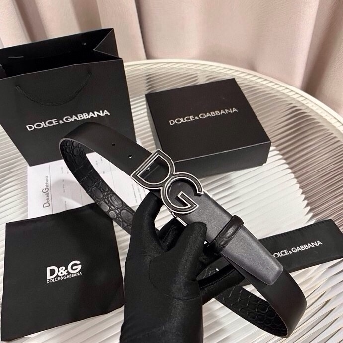 Dolce&Gabbana 新款 鳄鱼皮腰带，雅致配饰，搭配经典滚轴搭扣：35 毫米